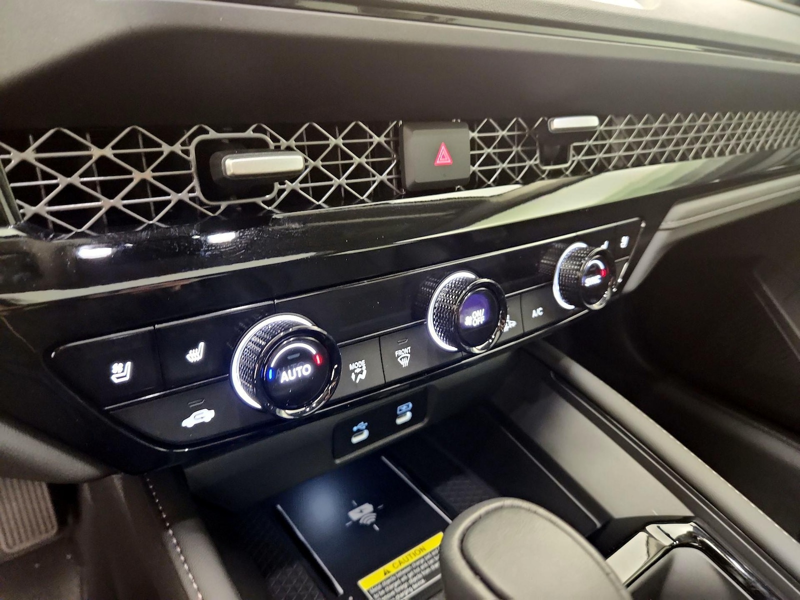 2025 Honda Accord Hybrid Touring - Photo 18