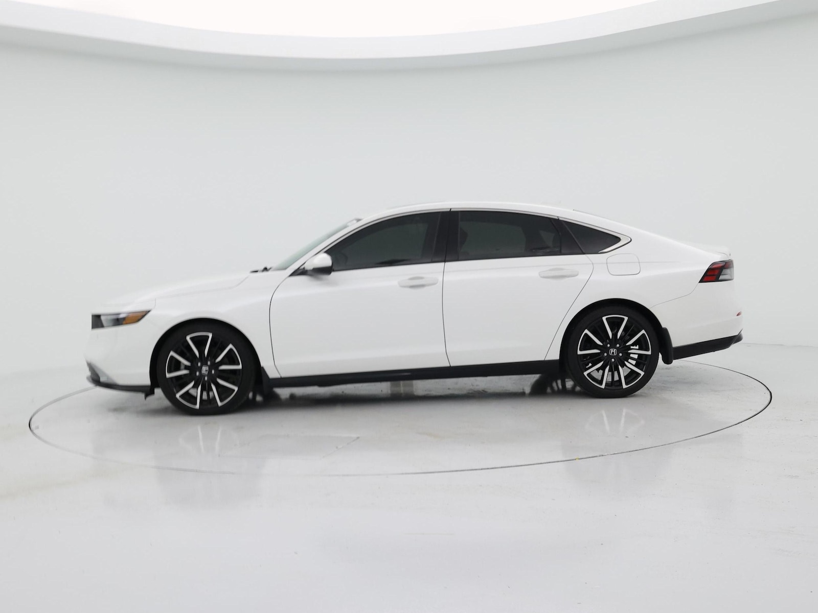 2025 Honda Accord Hybrid Touring - Photo 4