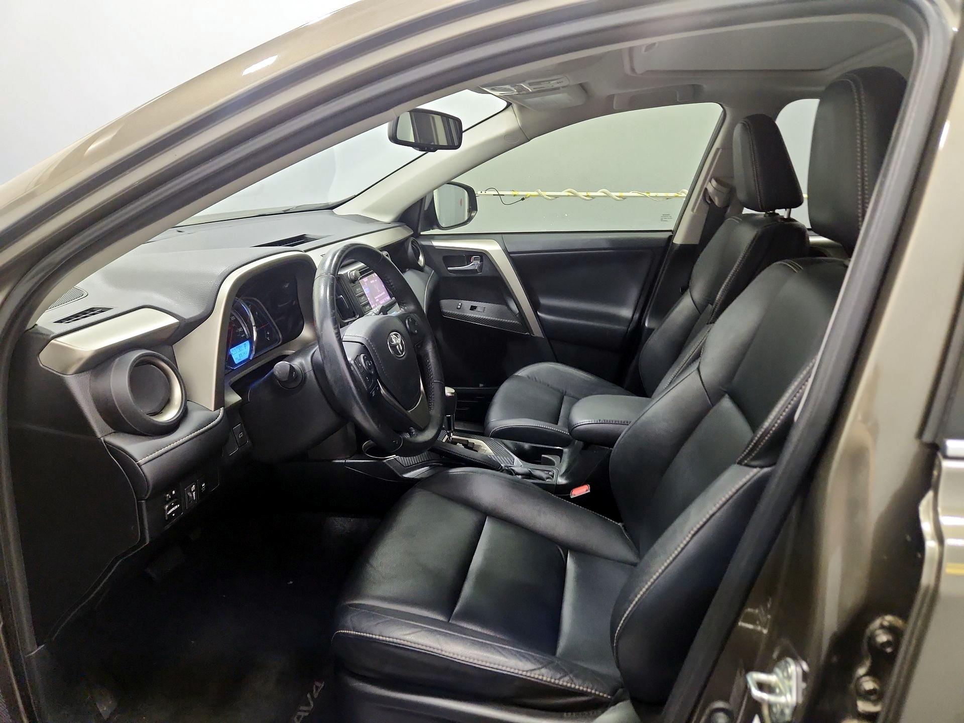 Thumbnail: 2014 Toyota RAV4 - 11