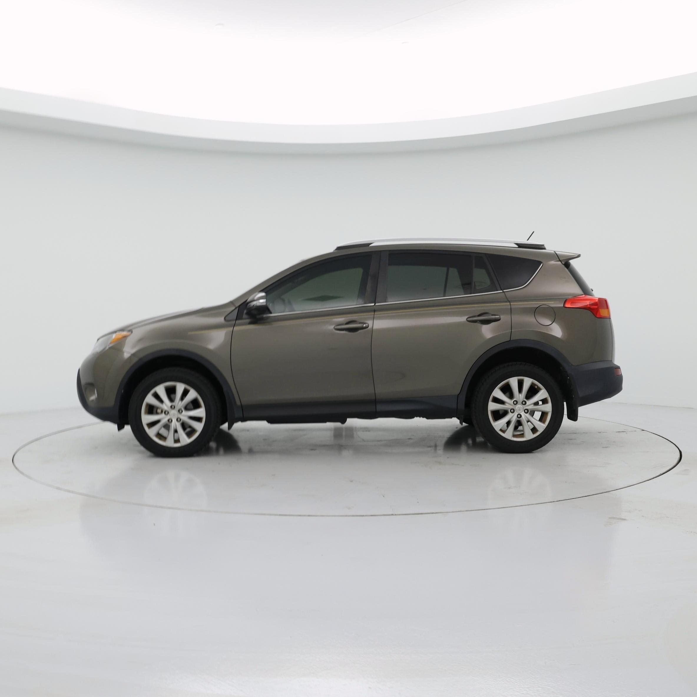 Thumbnail: 2014 Toyota RAV4 - 3