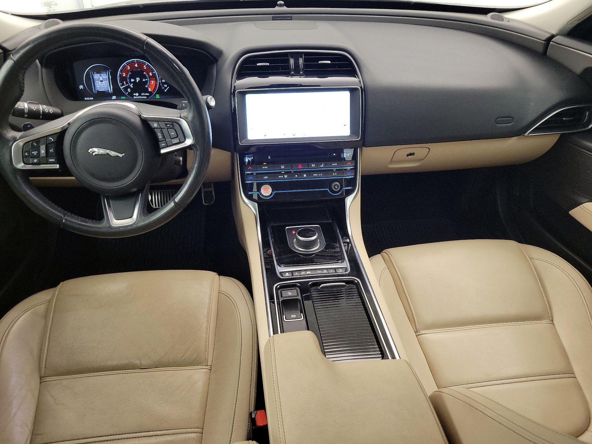 Thumbnail: 2019 Jaguar XE - 9