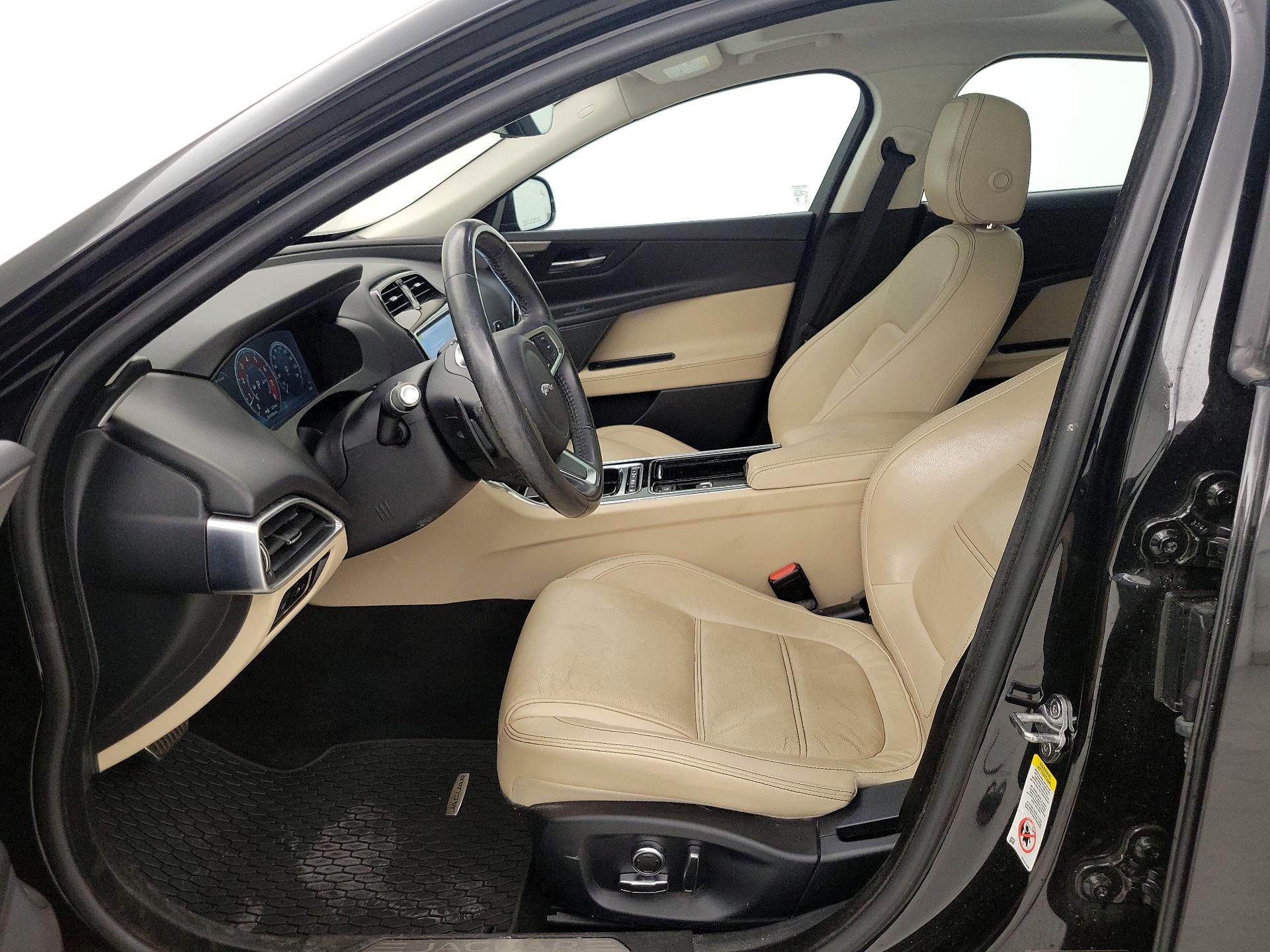 Thumbnail: 2019 Jaguar XE - 11
