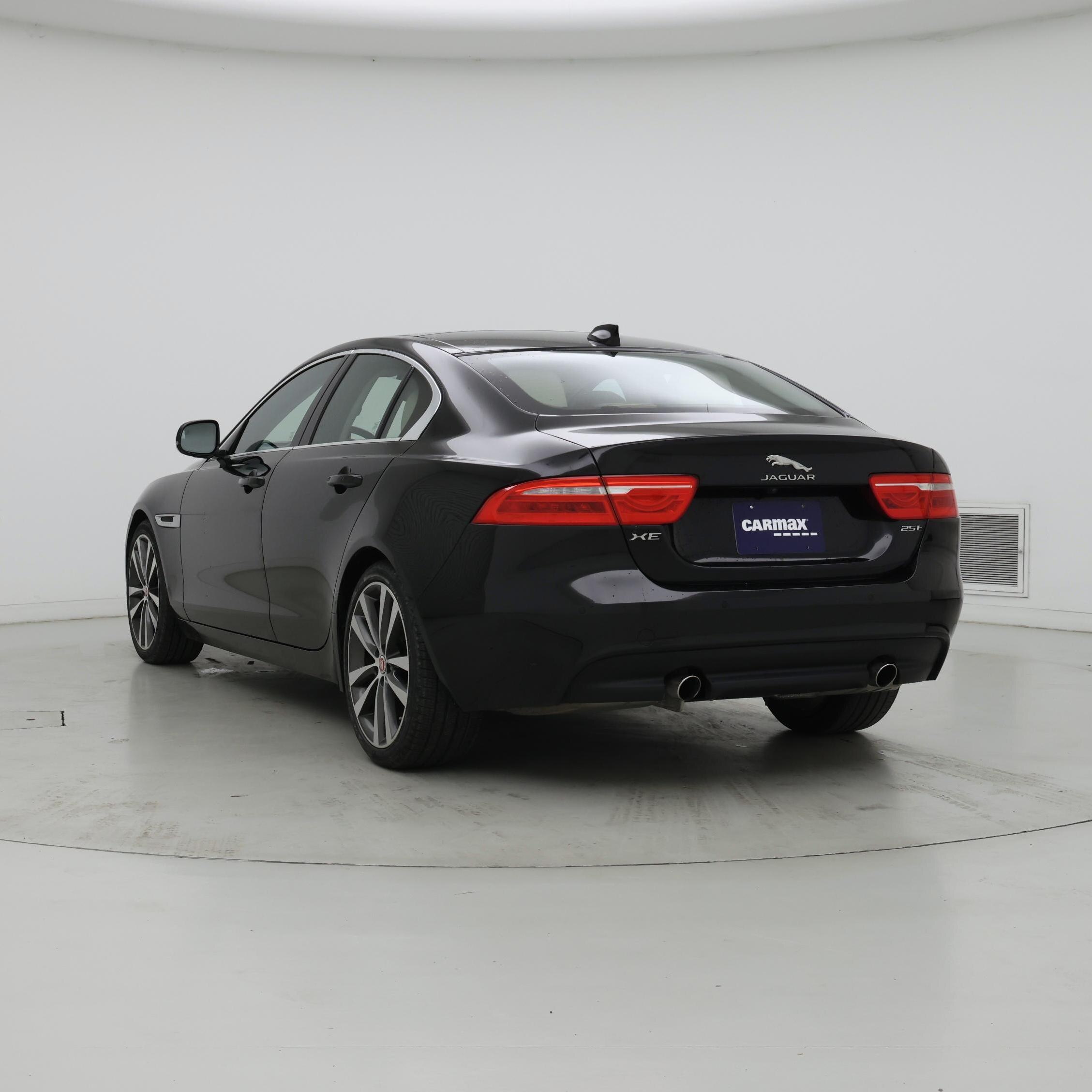 Thumbnail: 2019 Jaguar XE - 2