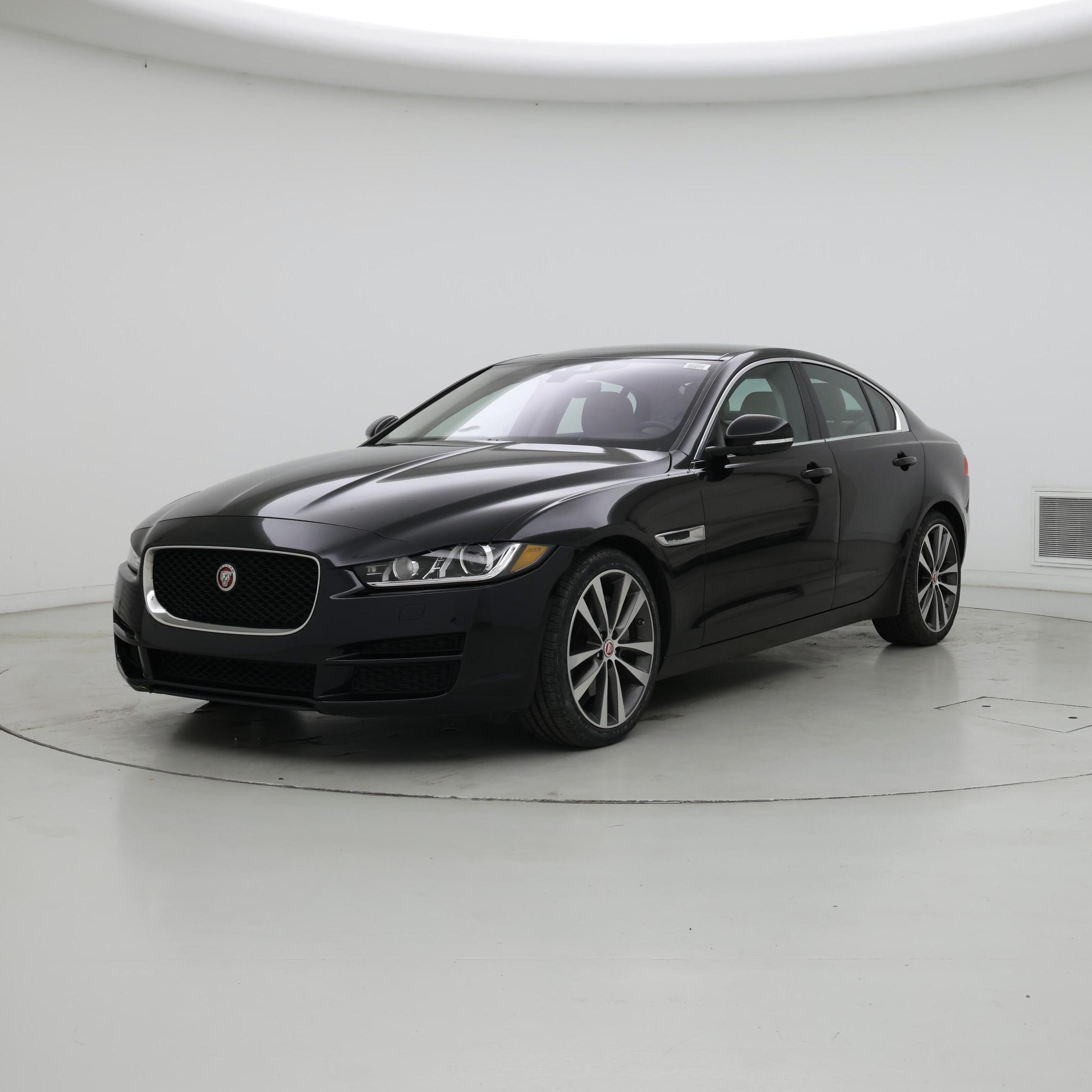 Thumbnail: 2019 Jaguar XE - 4