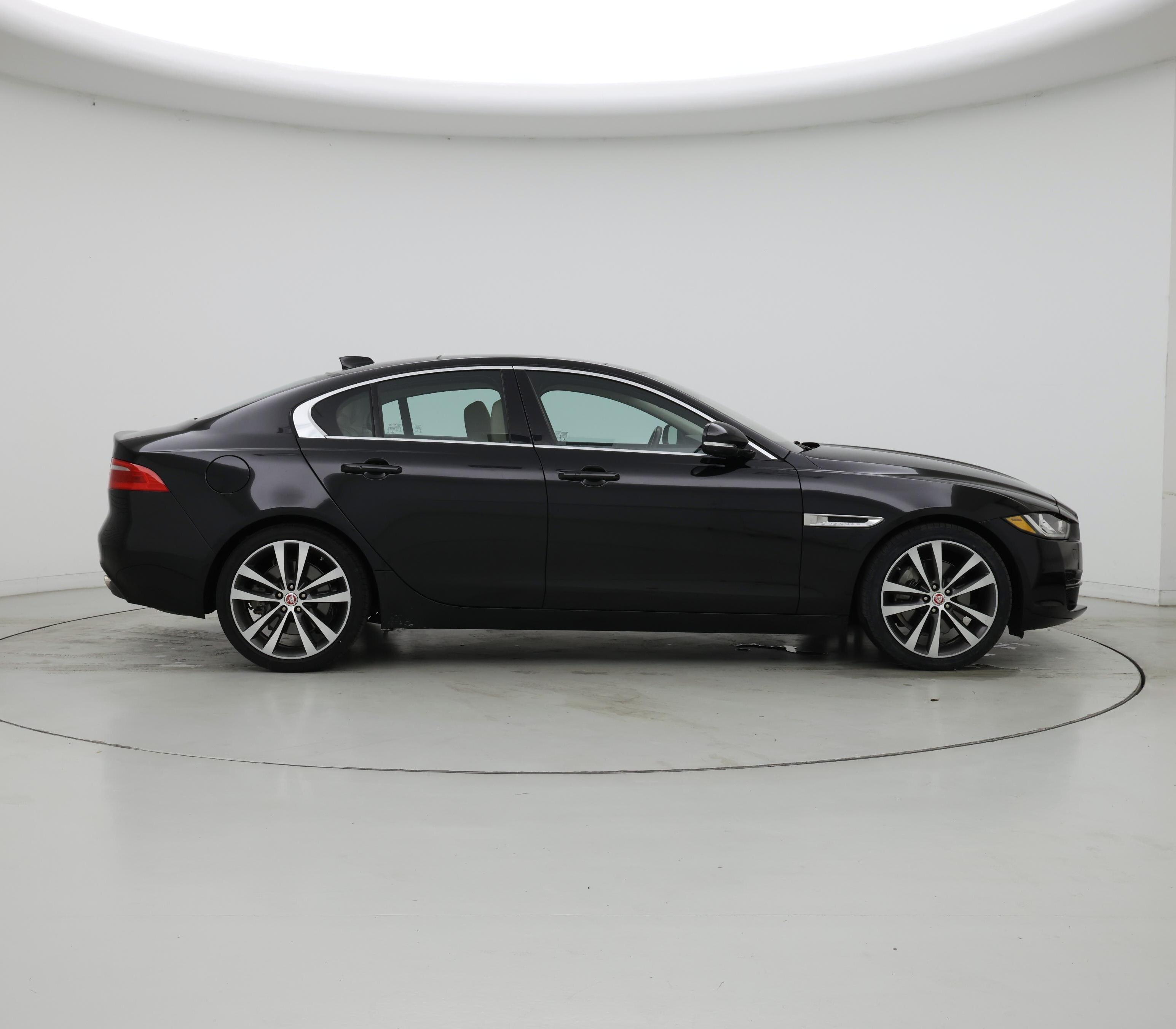 Thumbnail: 2019 Jaguar XE - 7