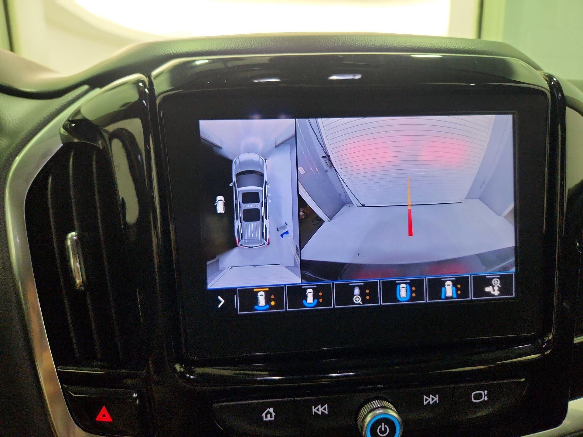 Thumbnail: 2020 Chevrolet Traverse - 14