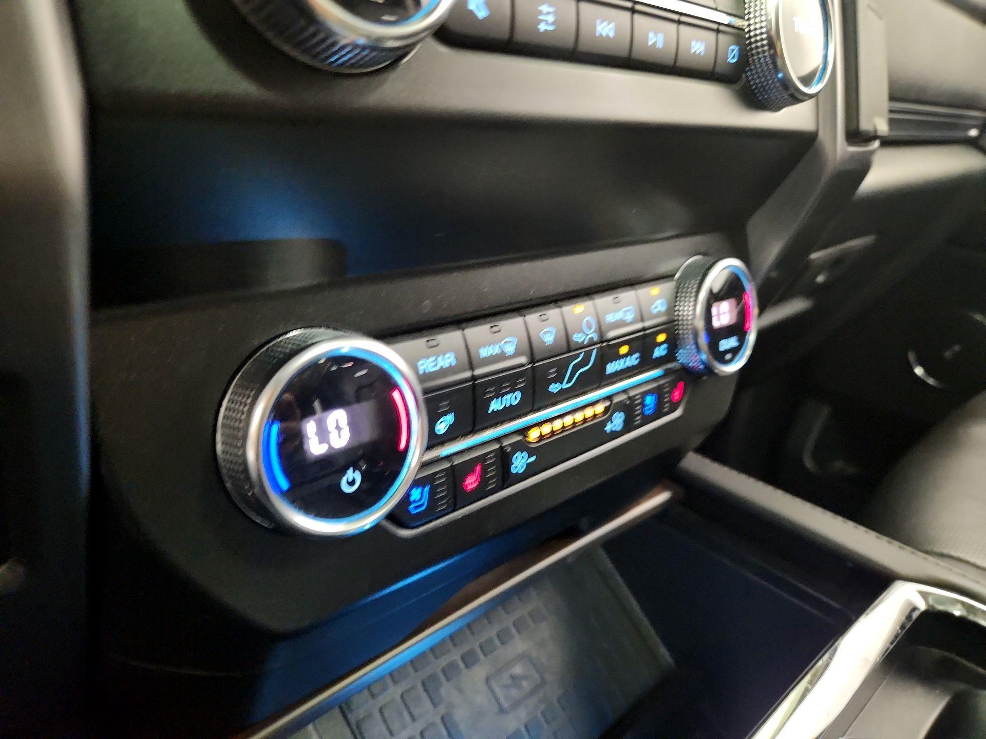 Thumbnail: 2019 Ford Expedition - 17