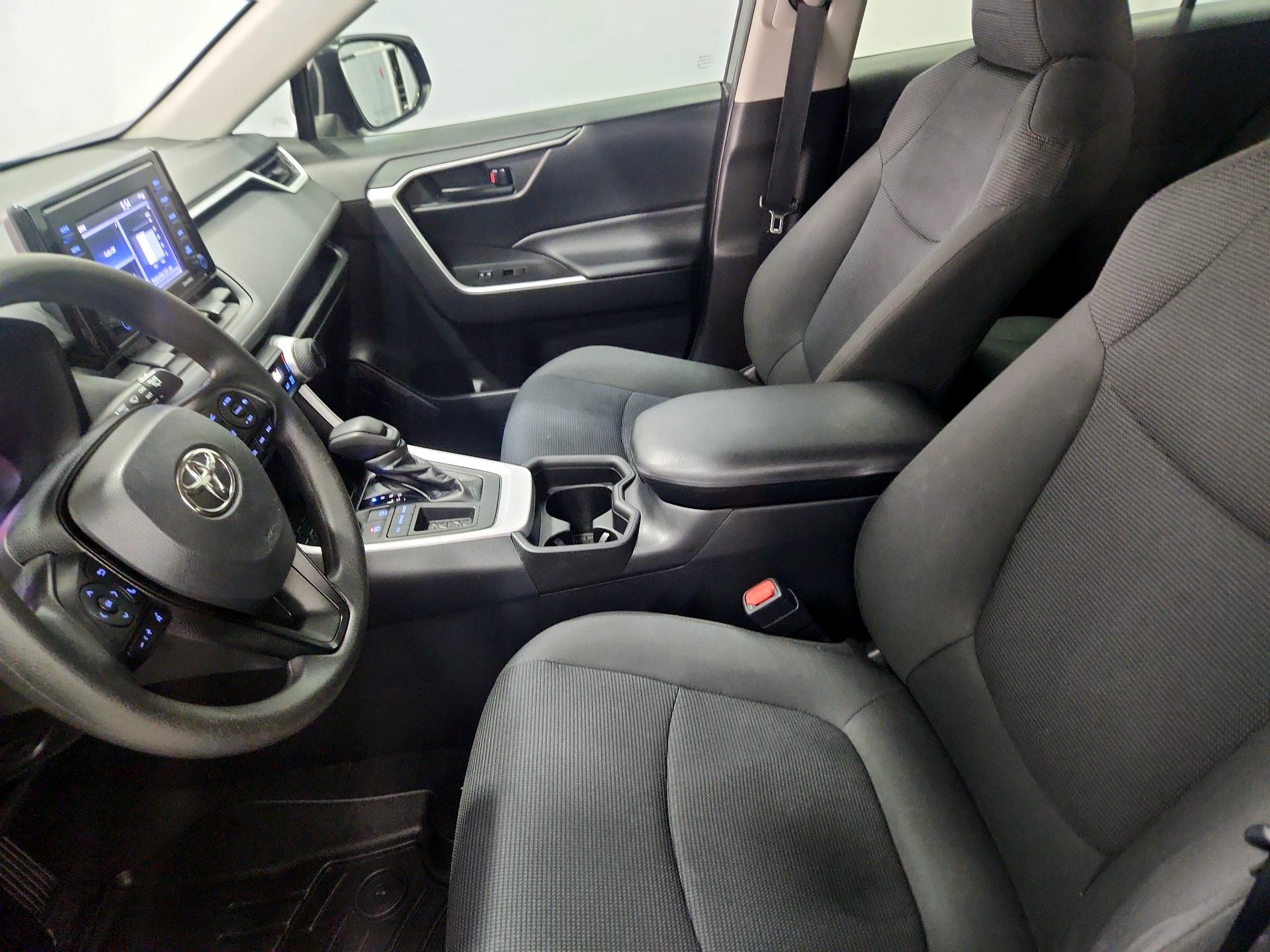 Thumbnail: 2021 Toyota RAV4 - 11