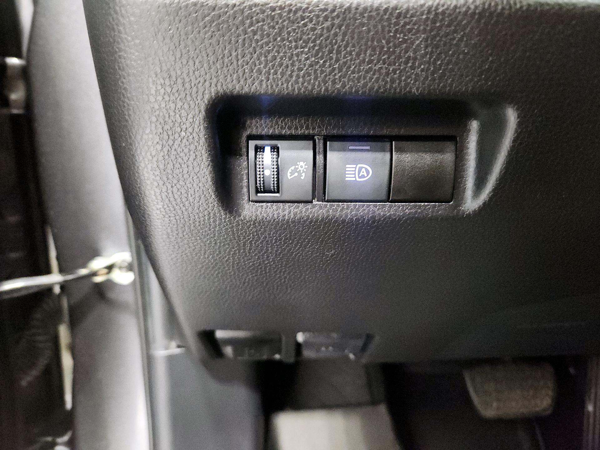 Thumbnail: 2021 Toyota RAV4 - 13