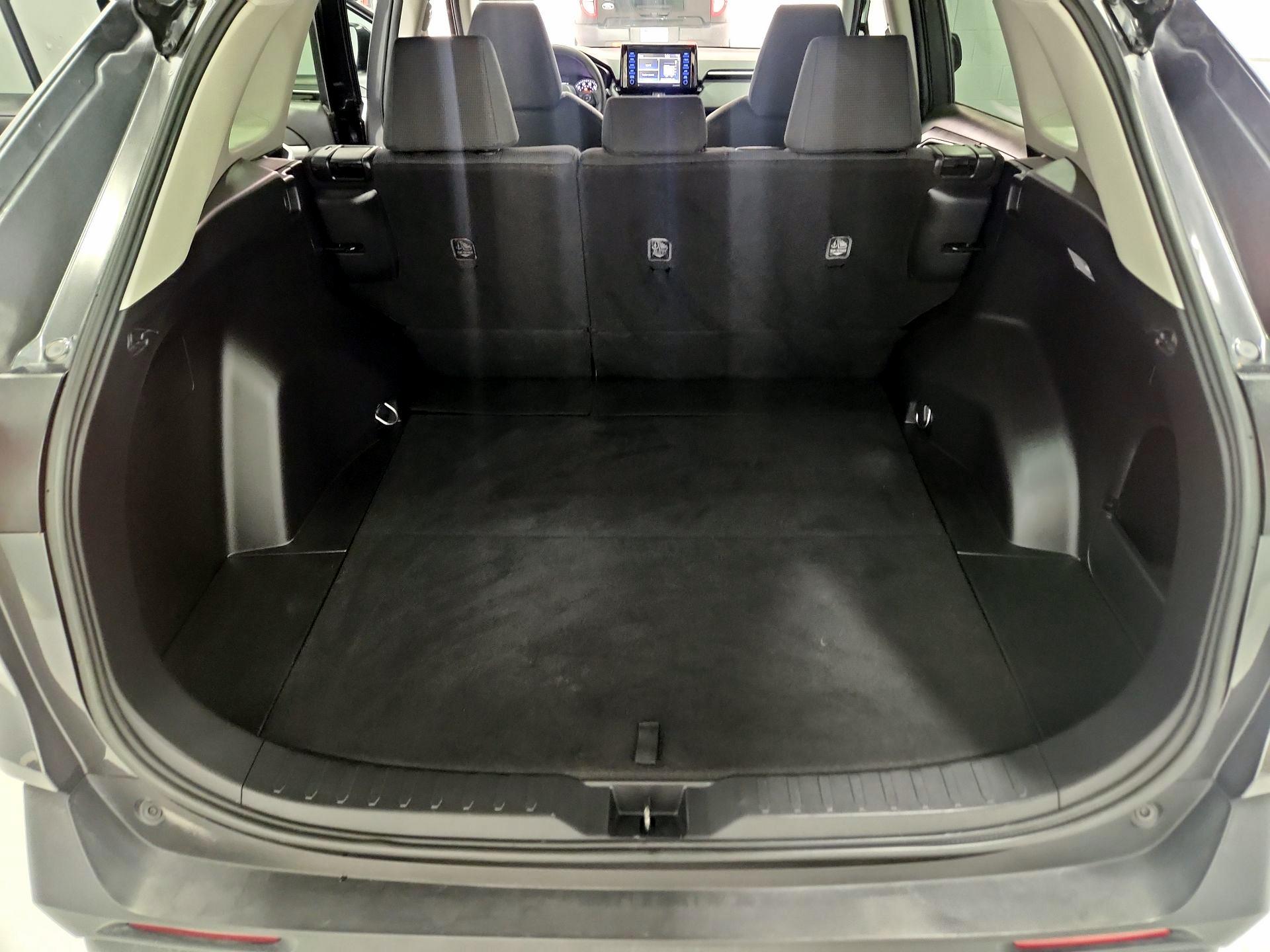 Thumbnail: 2021 Toyota RAV4 - 20