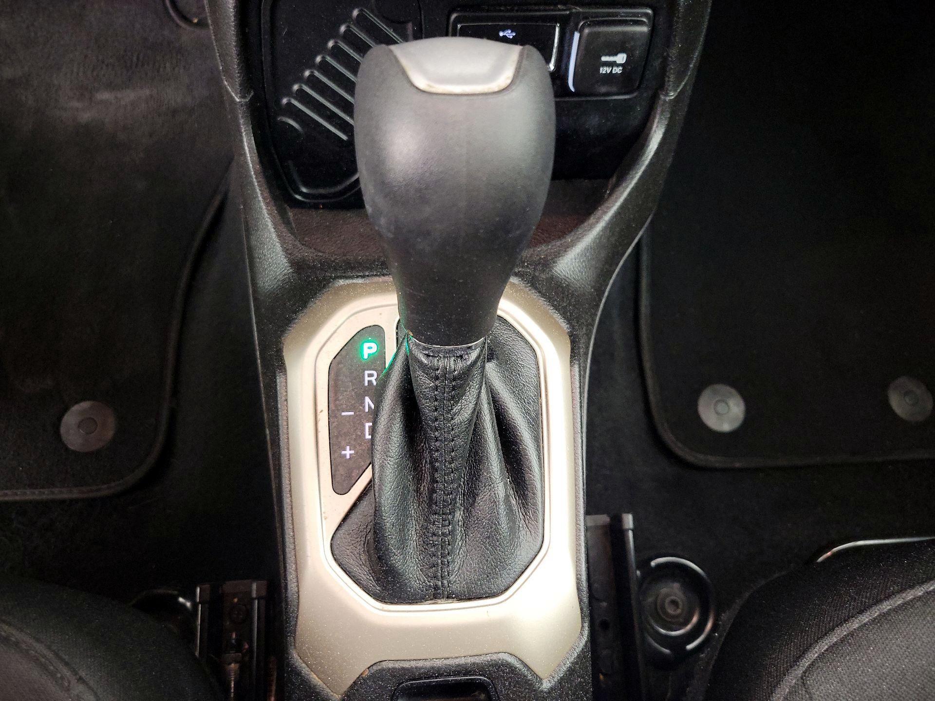 Thumbnail: 2017 Jeep Renegade - 17