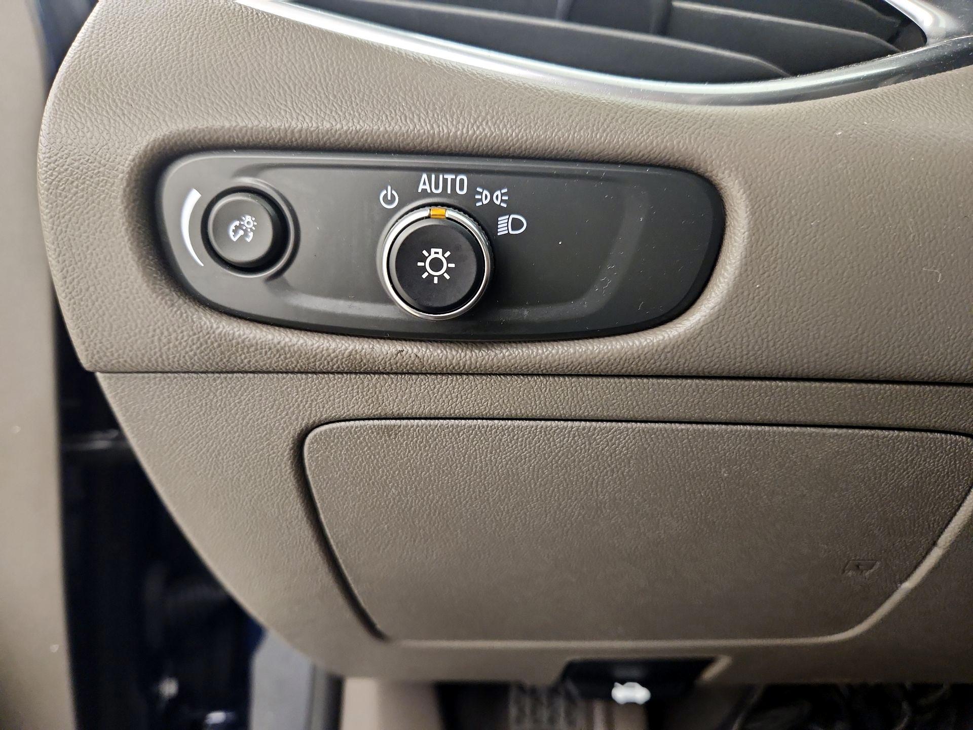 Thumbnail: 2021 Chevrolet Malibu - 13