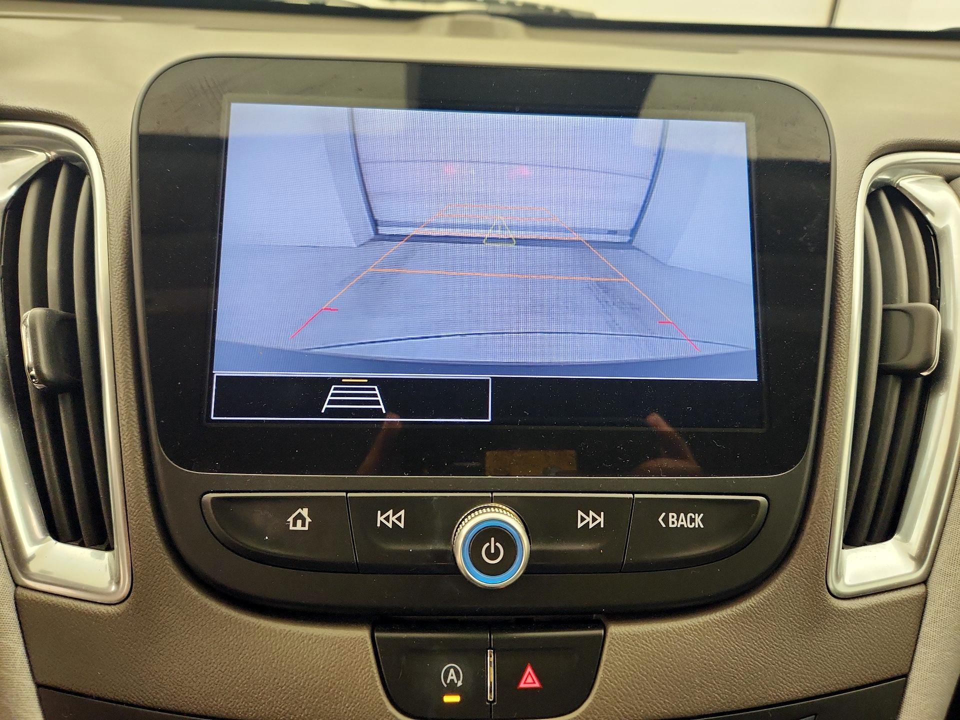 Thumbnail: 2021 Chevrolet Malibu - 14