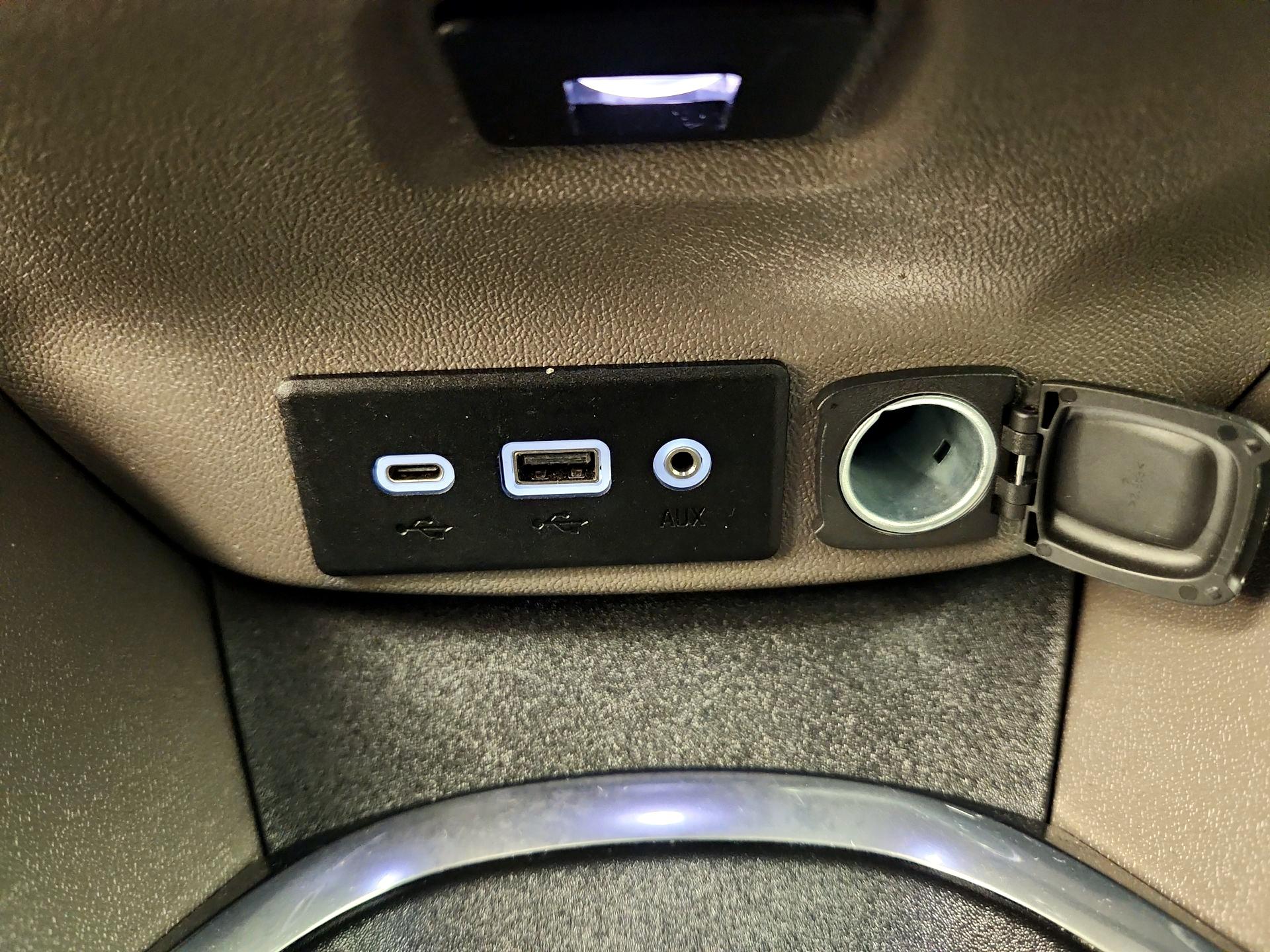 Thumbnail: 2021 Chevrolet Malibu - 18