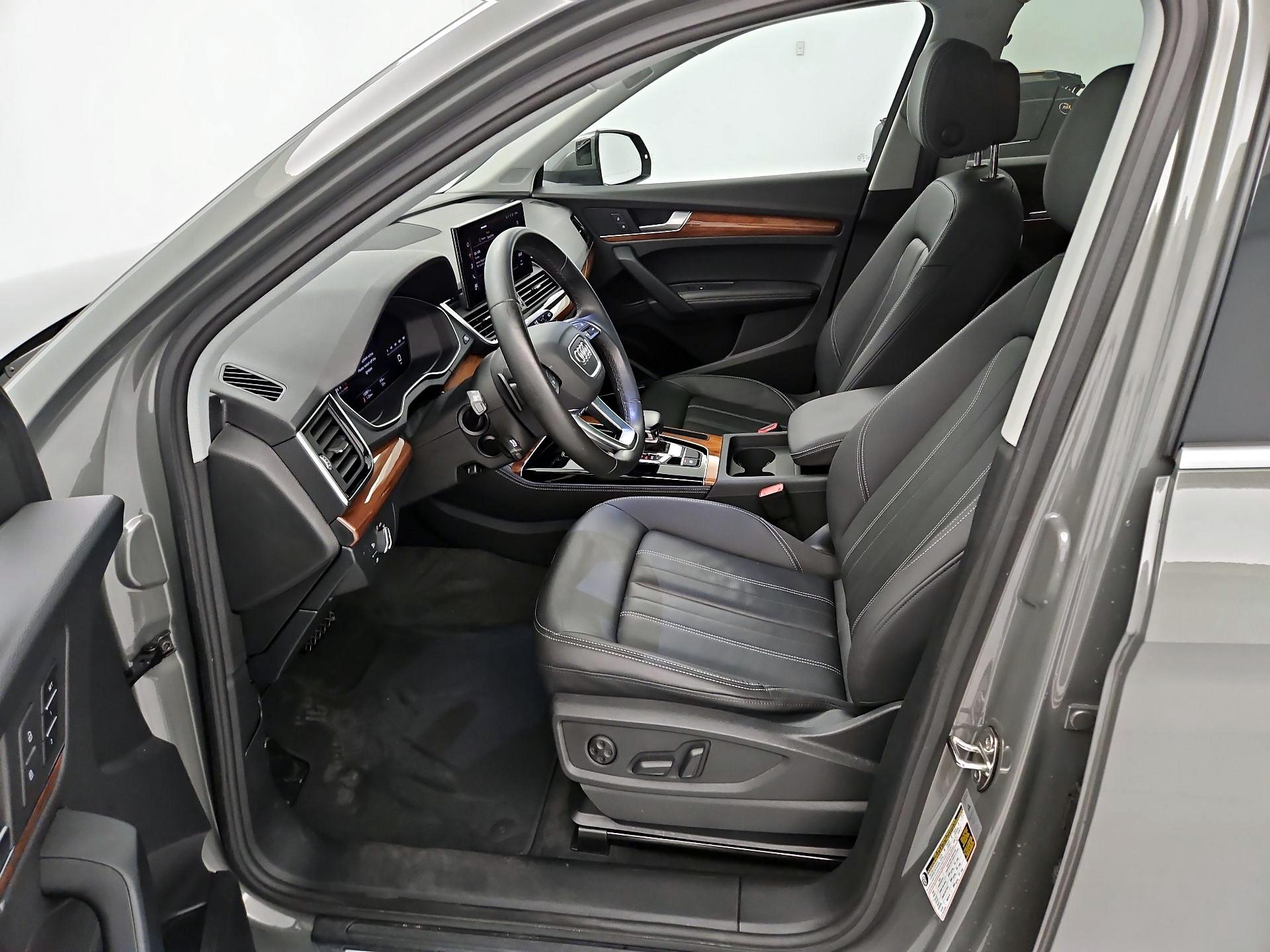 Thumbnail: 2023 Audi Q5 - 11