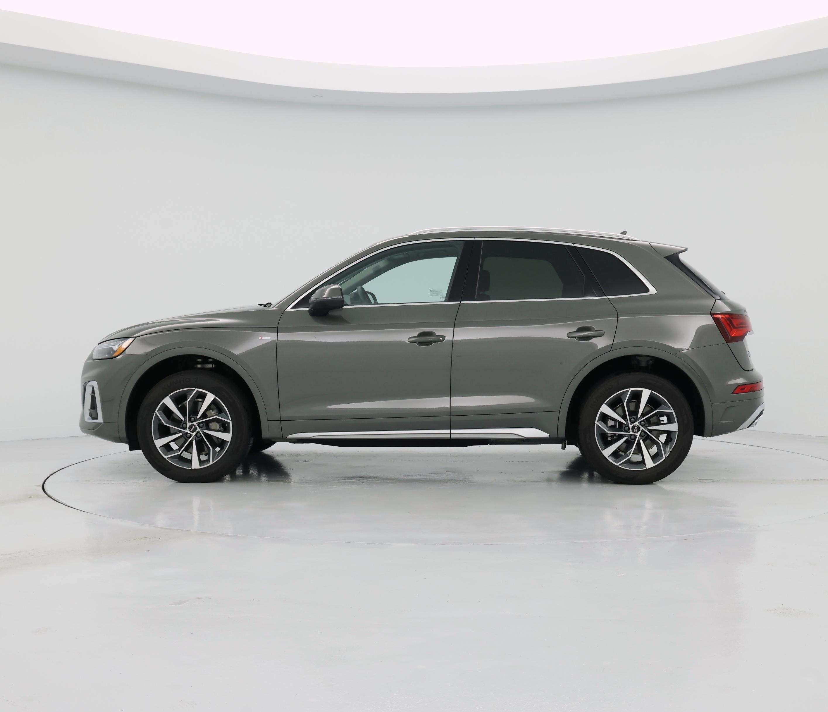 Thumbnail: 2023 Audi Q5 - 3