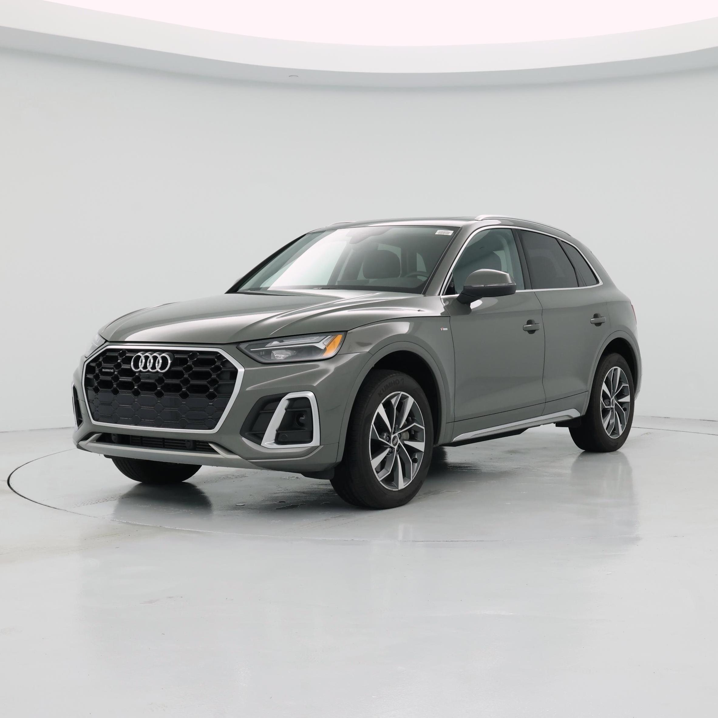 Thumbnail: 2023 Audi Q5 - 4