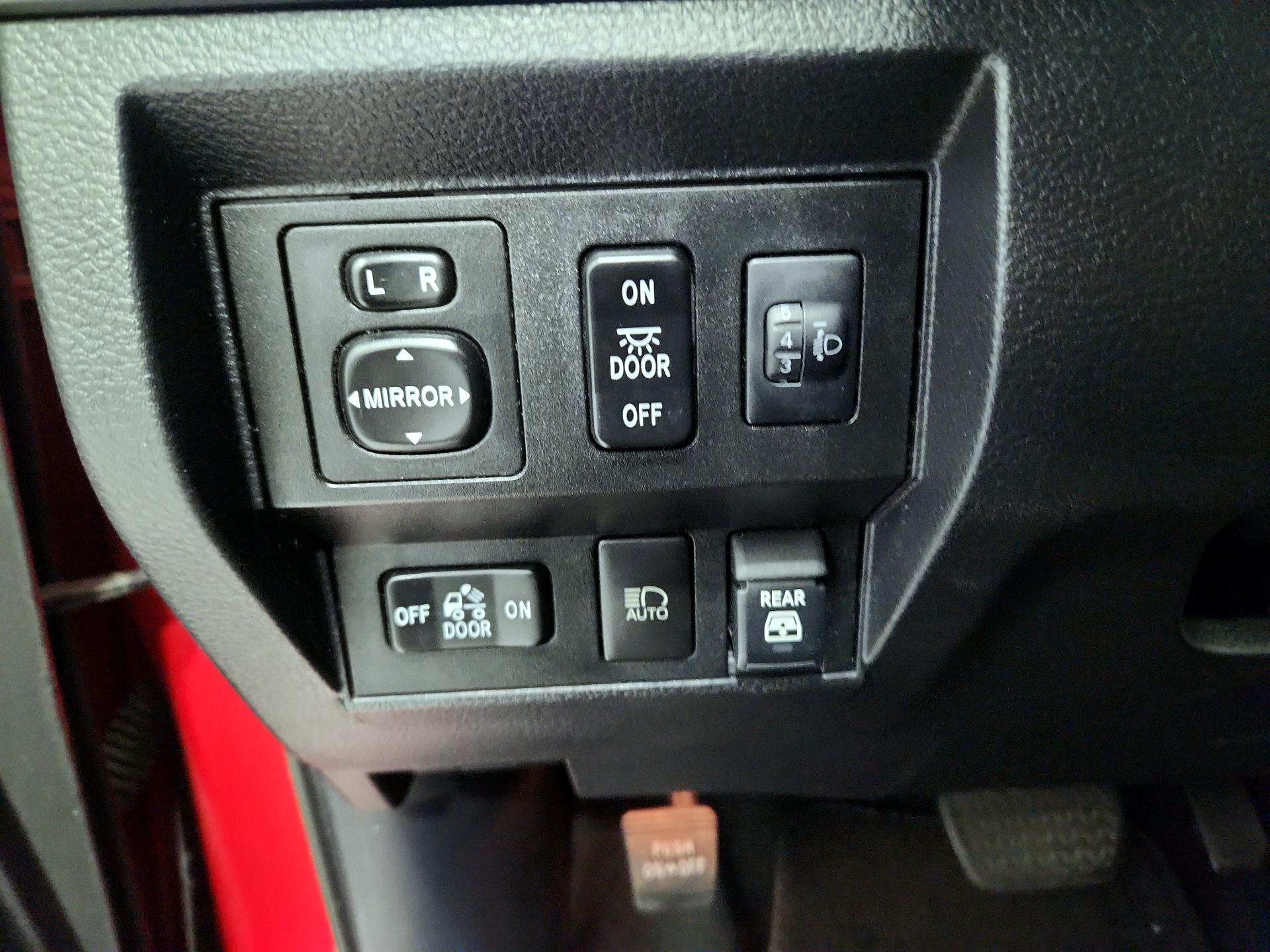 Thumbnail: 2020 Toyota Tundra - 13