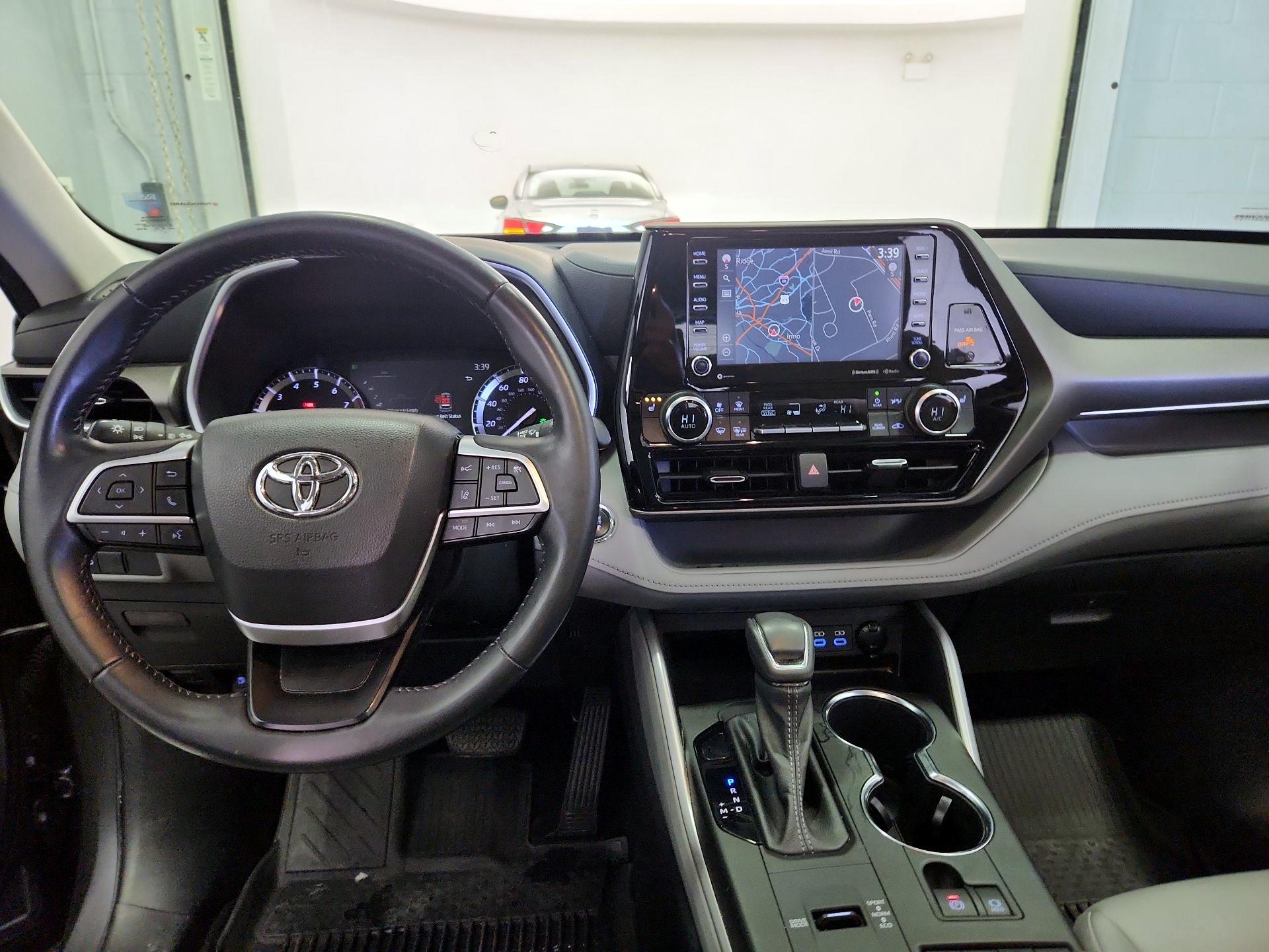 Thumbnail: 2022 Toyota Highlander - 9