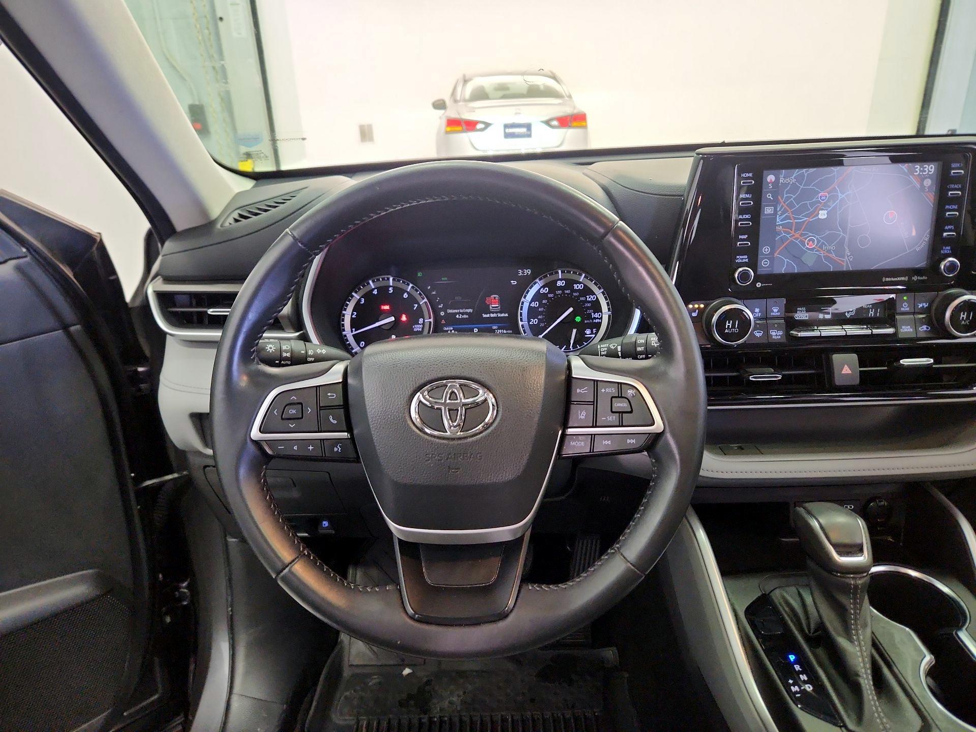 Thumbnail: 2022 Toyota Highlander - 10