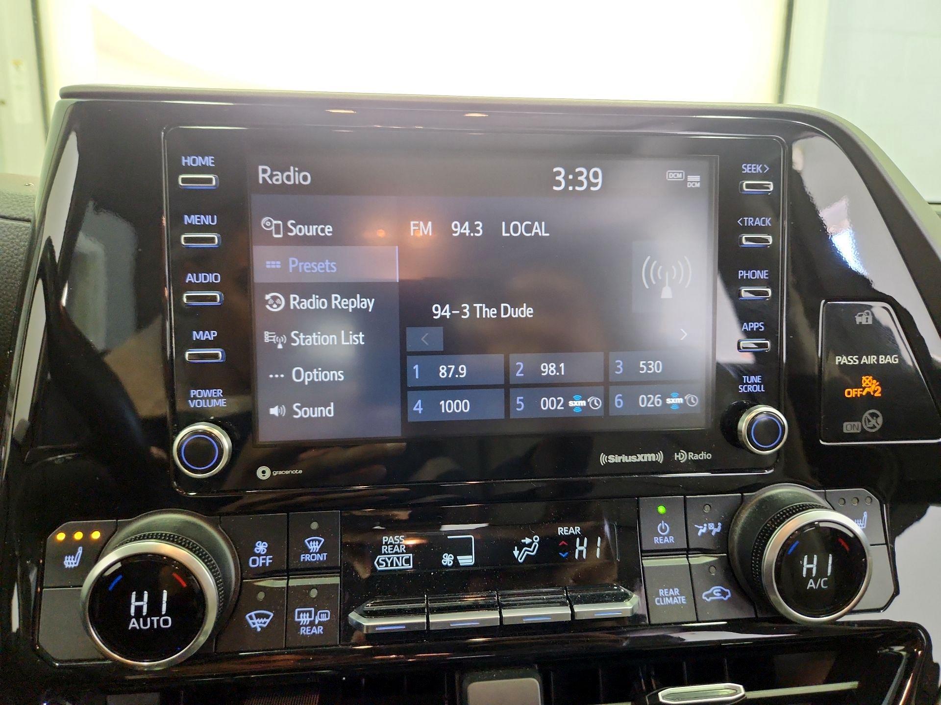 Thumbnail: 2022 Toyota Highlander - 16