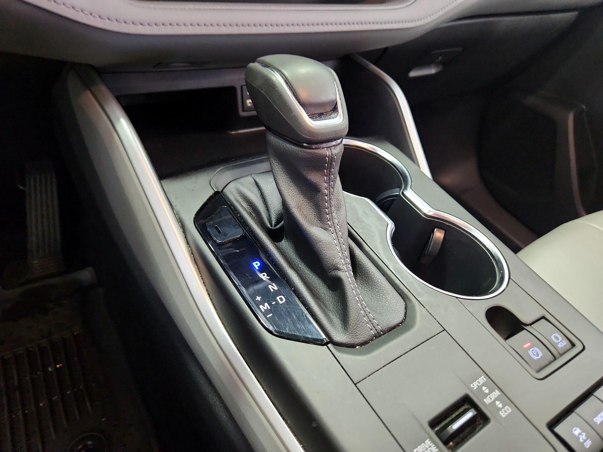 Thumbnail: 2022 Toyota Highlander - 18