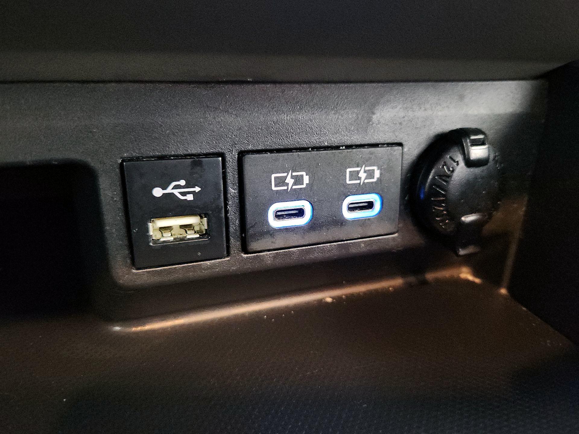 Thumbnail: 2022 Toyota Highlander - 19