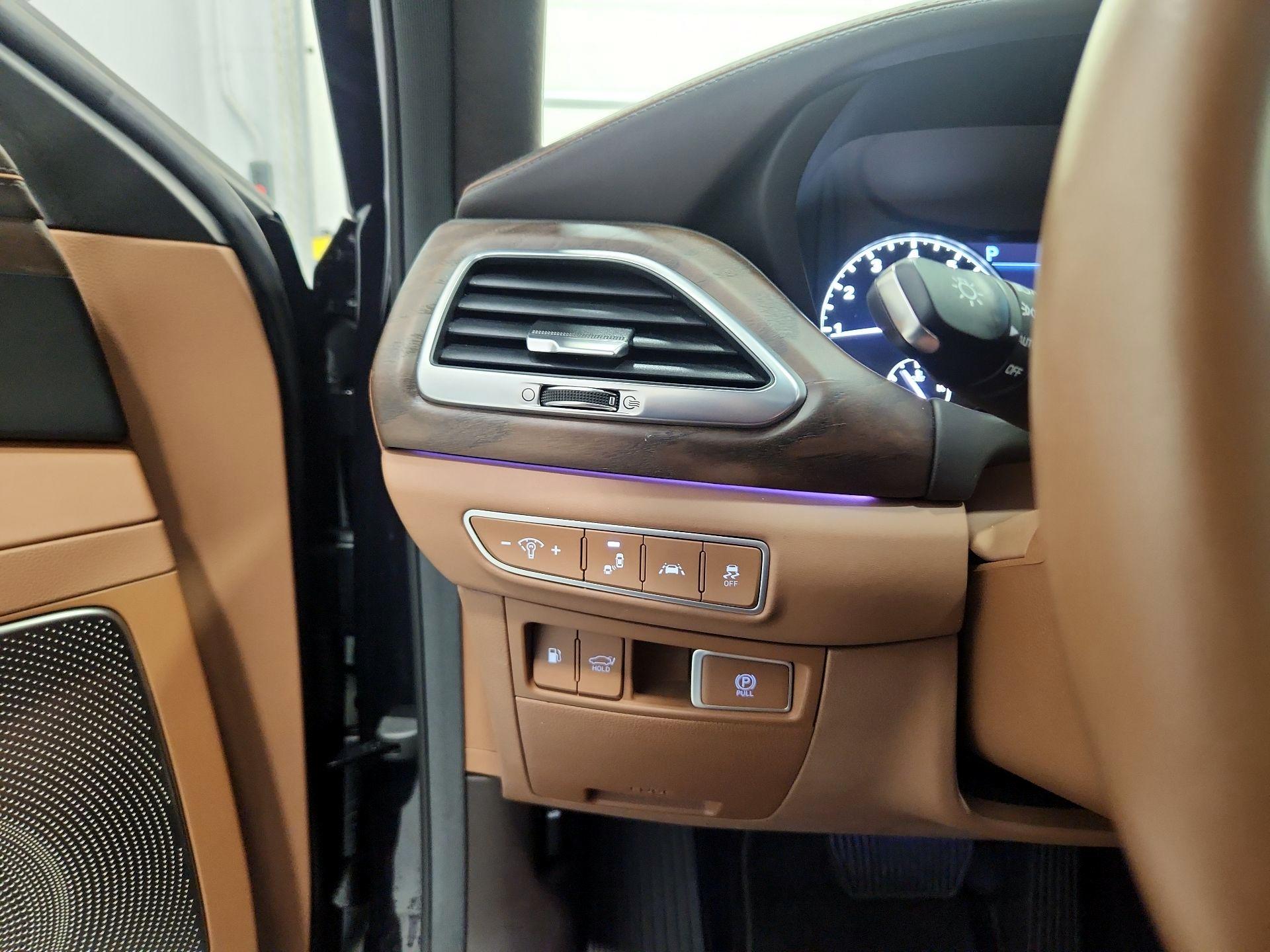 Thumbnail: 2021 Genesis G90 - 13