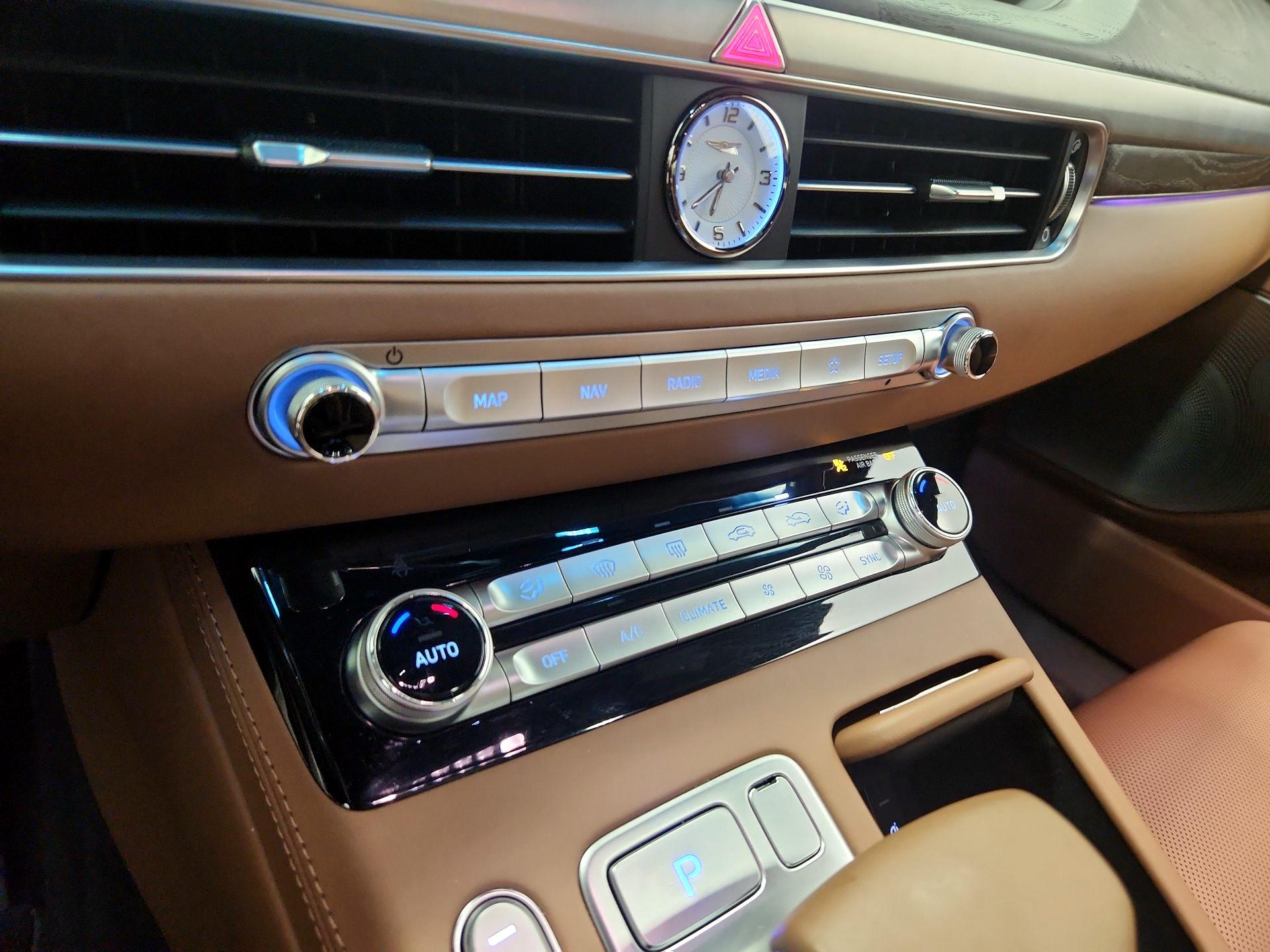 Thumbnail: 2021 Genesis G90 - 17