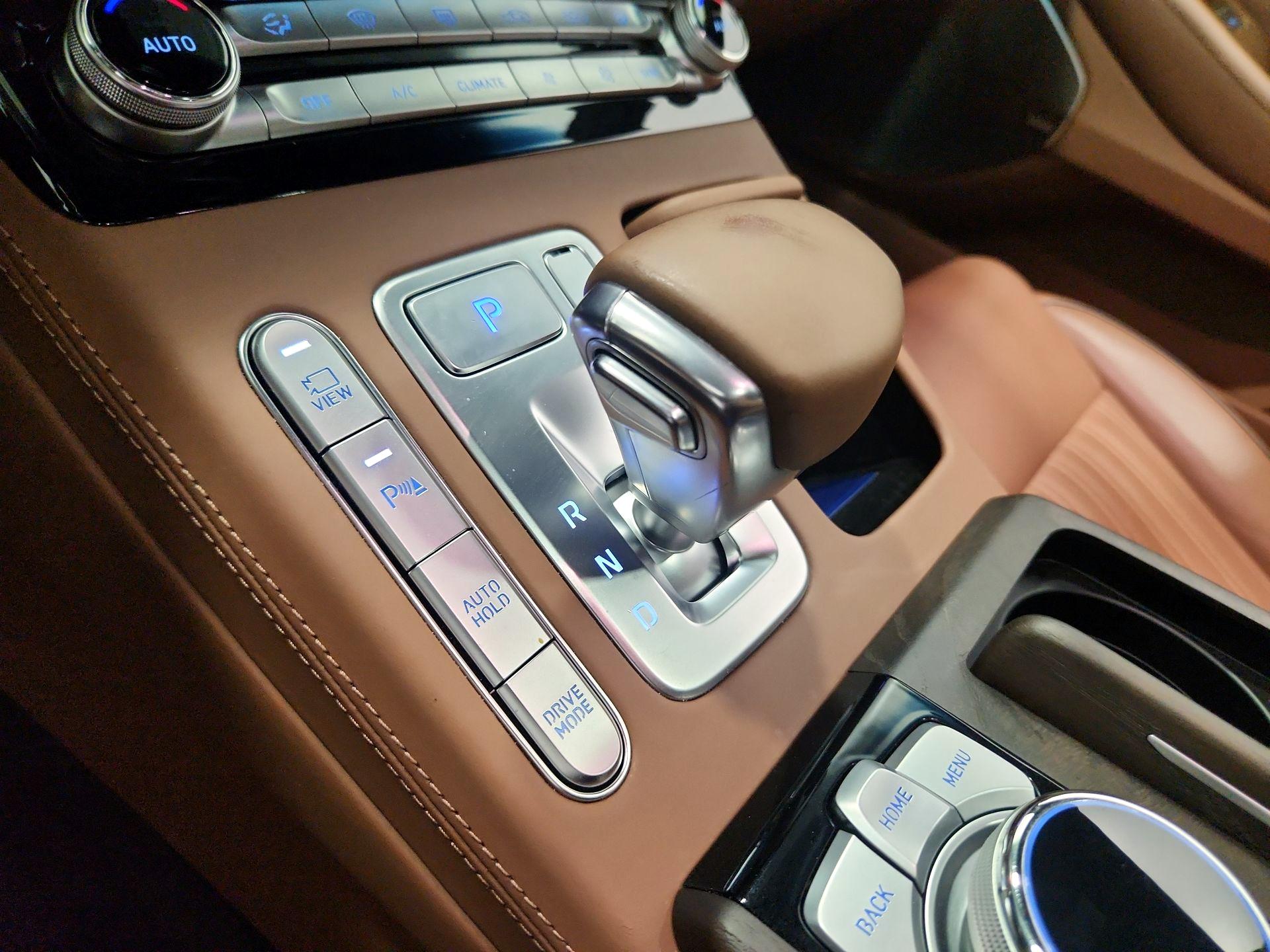 Thumbnail: 2021 Genesis G90 - 18