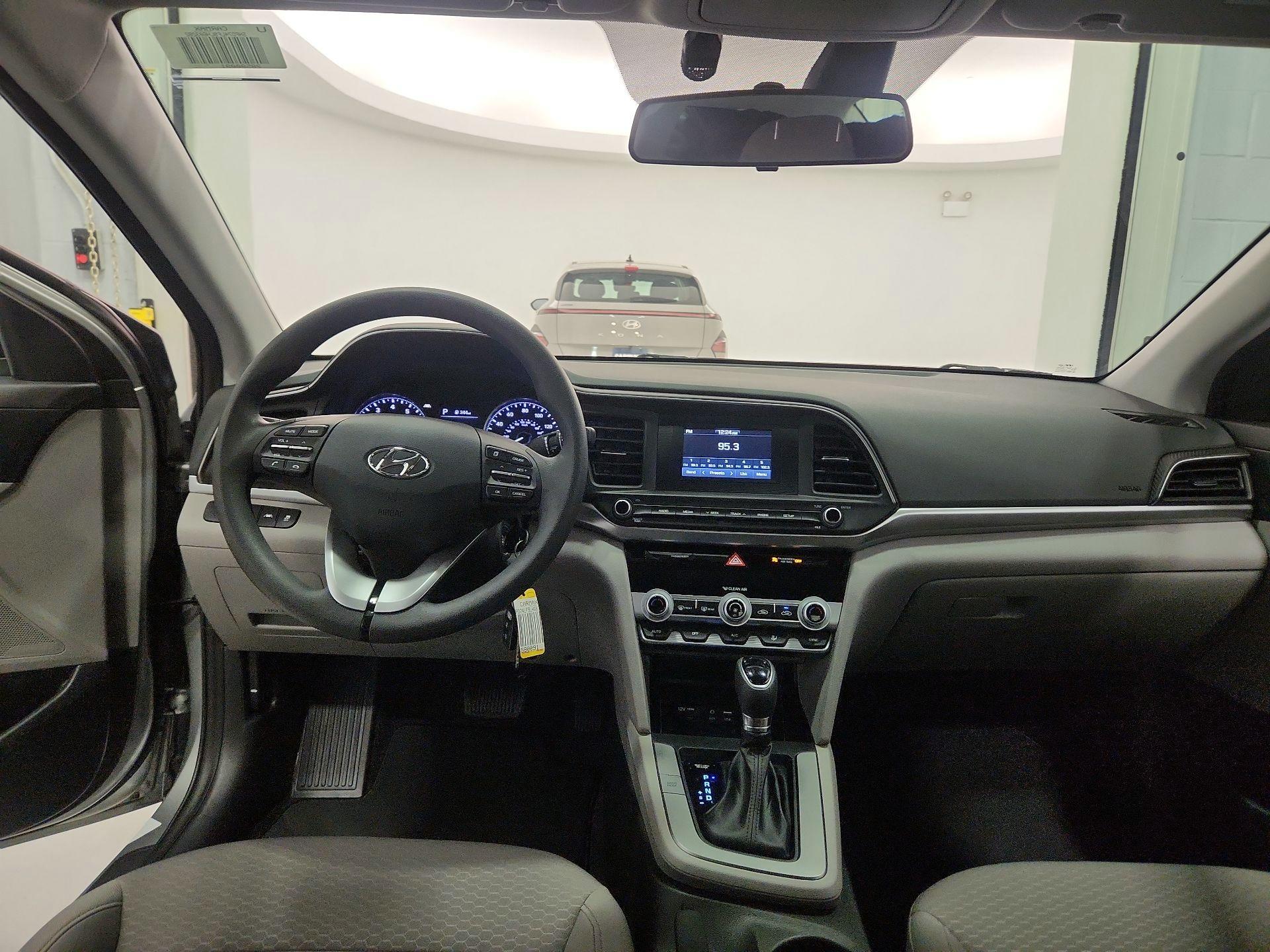 Thumbnail: 2020 Hyundai Elantra - 9