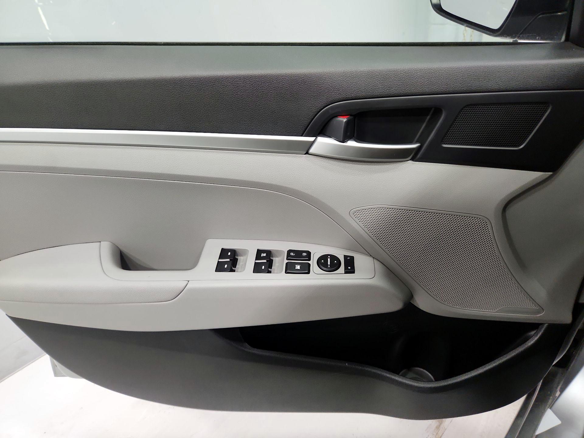 Thumbnail: 2020 Hyundai Elantra - 12