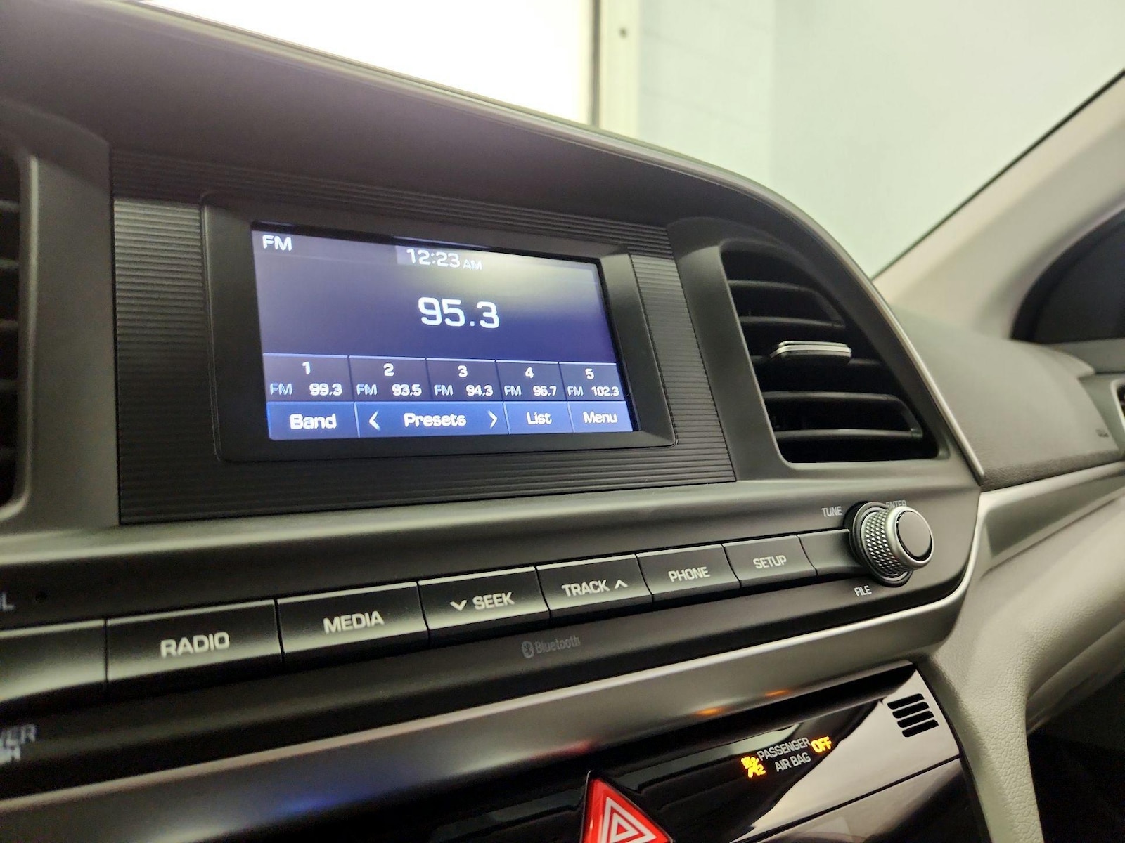 2020 Hyundai Elantra SE - Photo 16