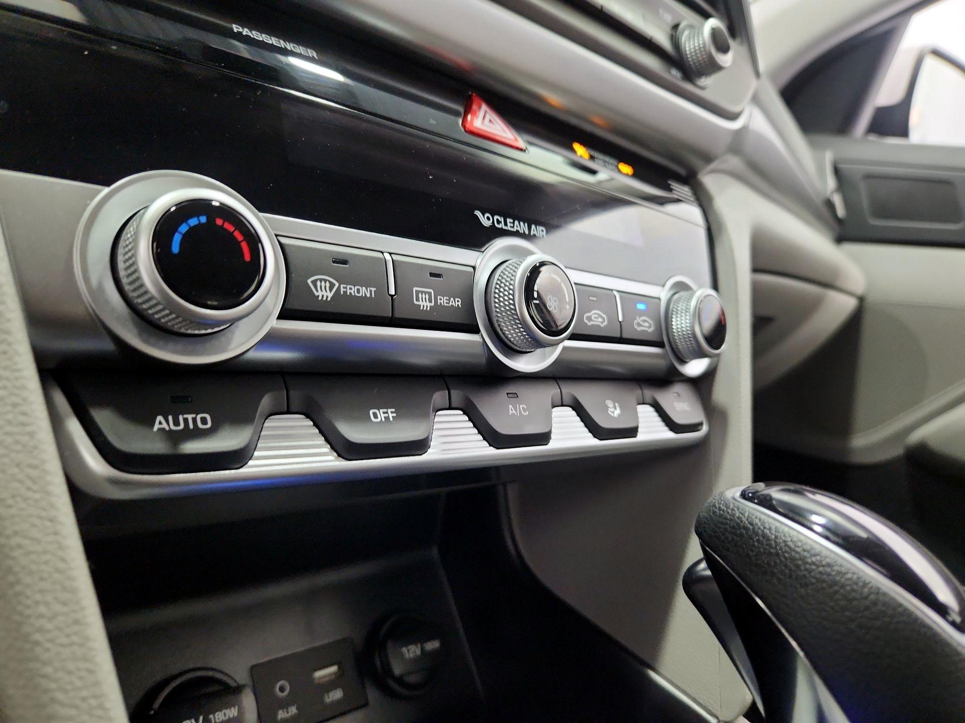 Thumbnail: 2020 Hyundai Elantra - 16