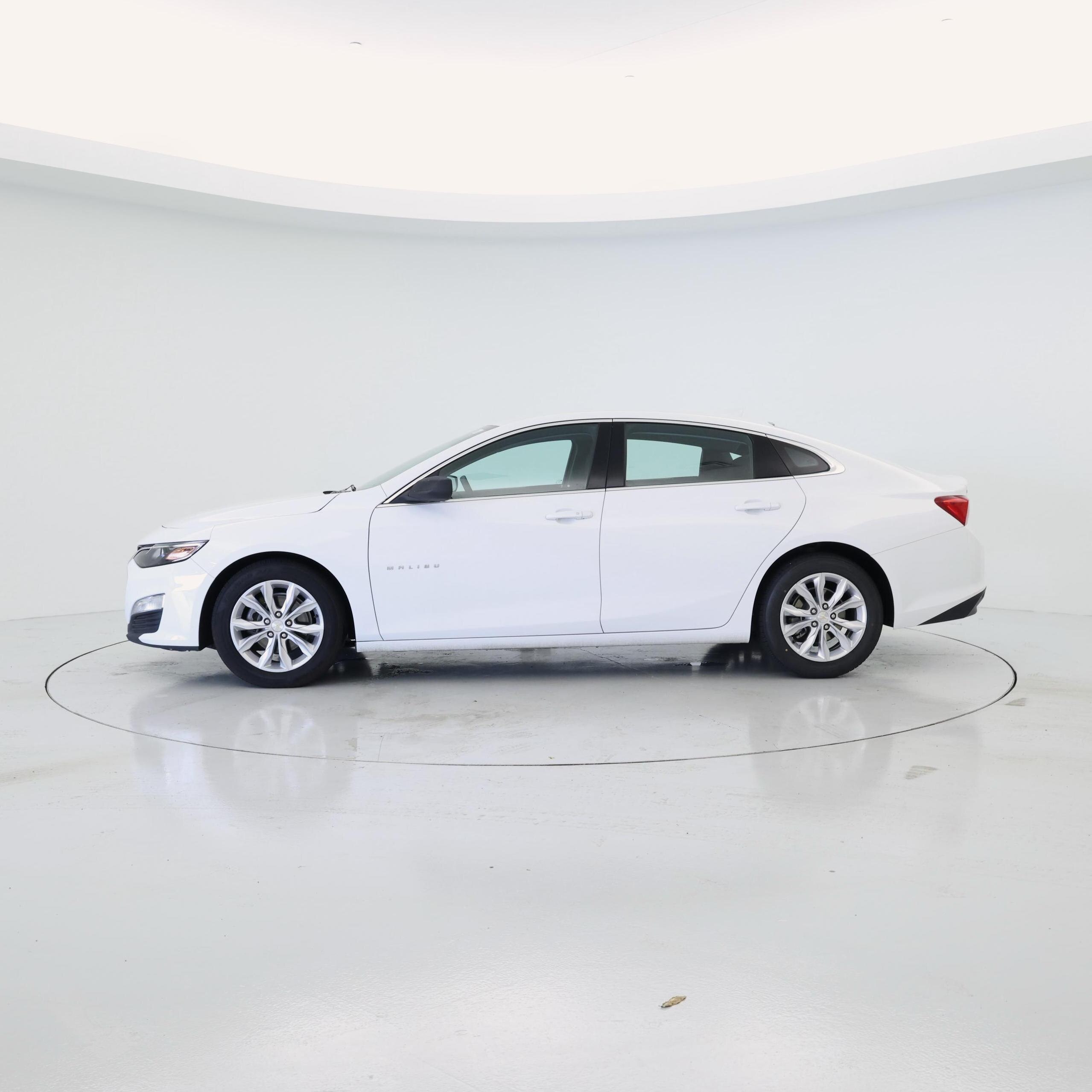 Thumbnail: 2023 Chevrolet Malibu - 3