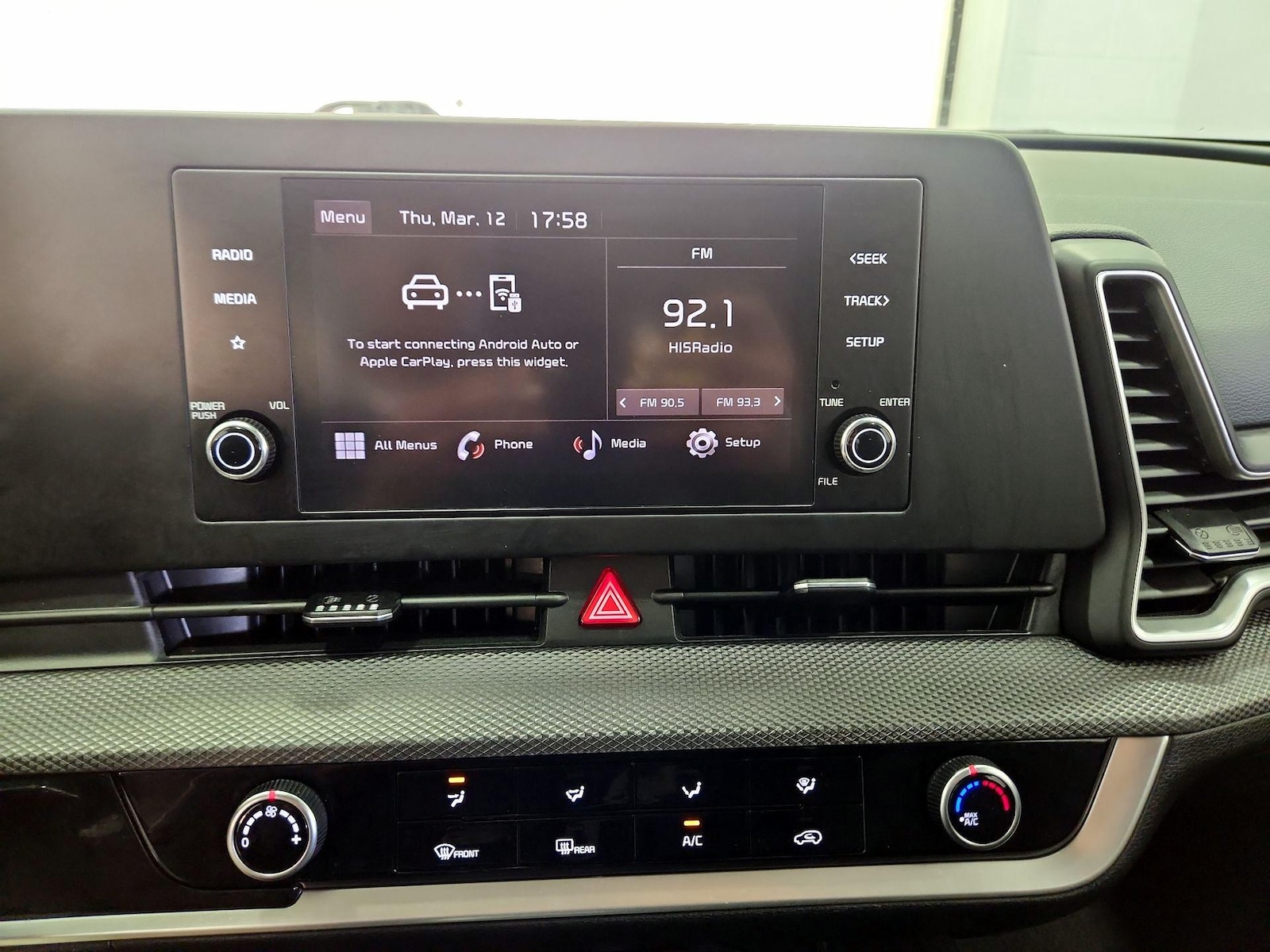 2024 Kia Sportage LX - Photo 16