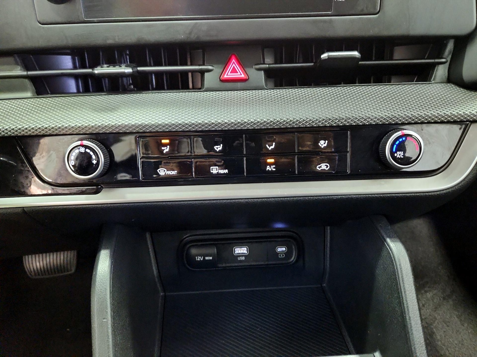 2024 Kia Sportage LX - Photo 17