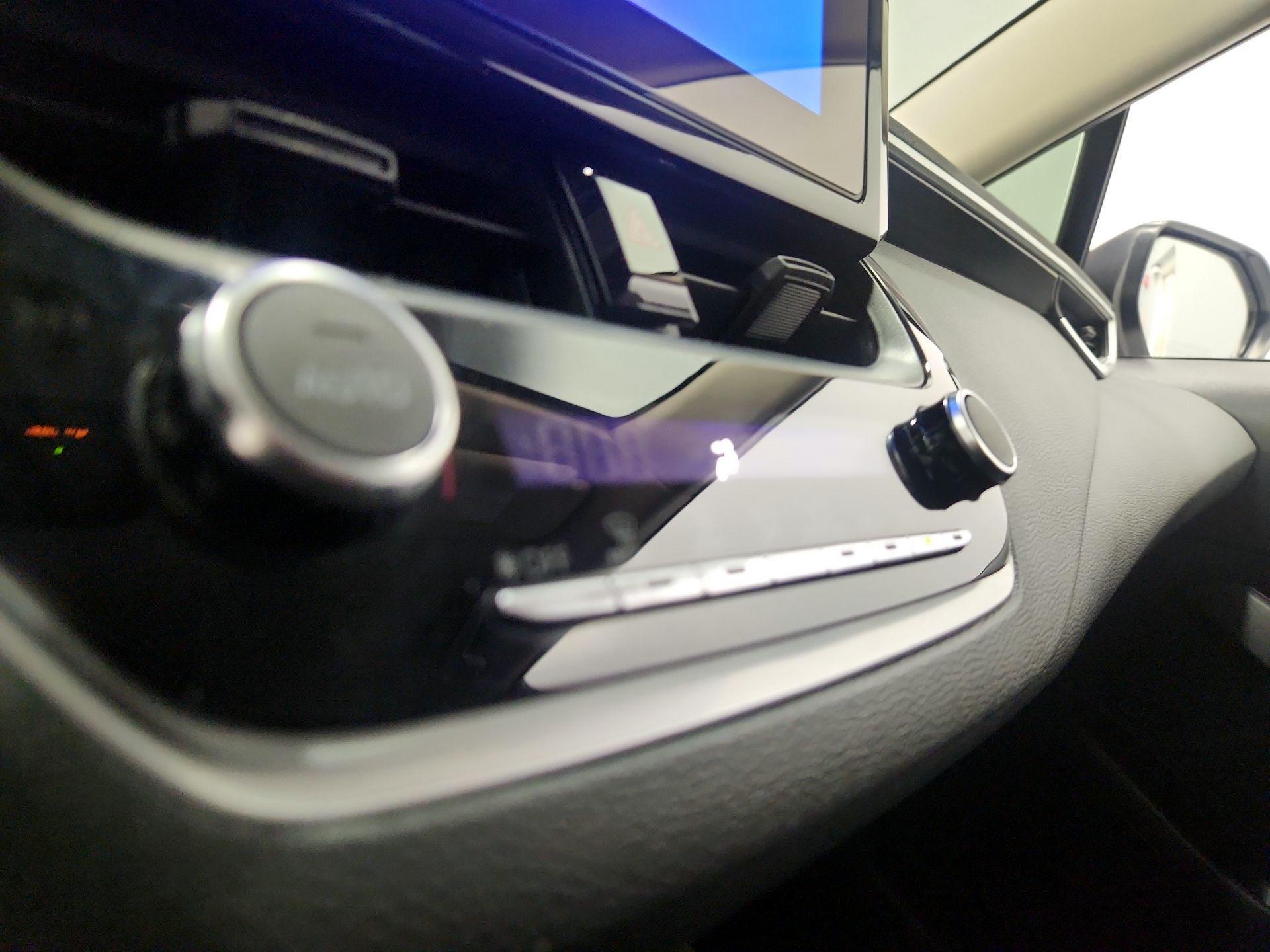 Thumbnail: 2025 Toyota Corolla - 16