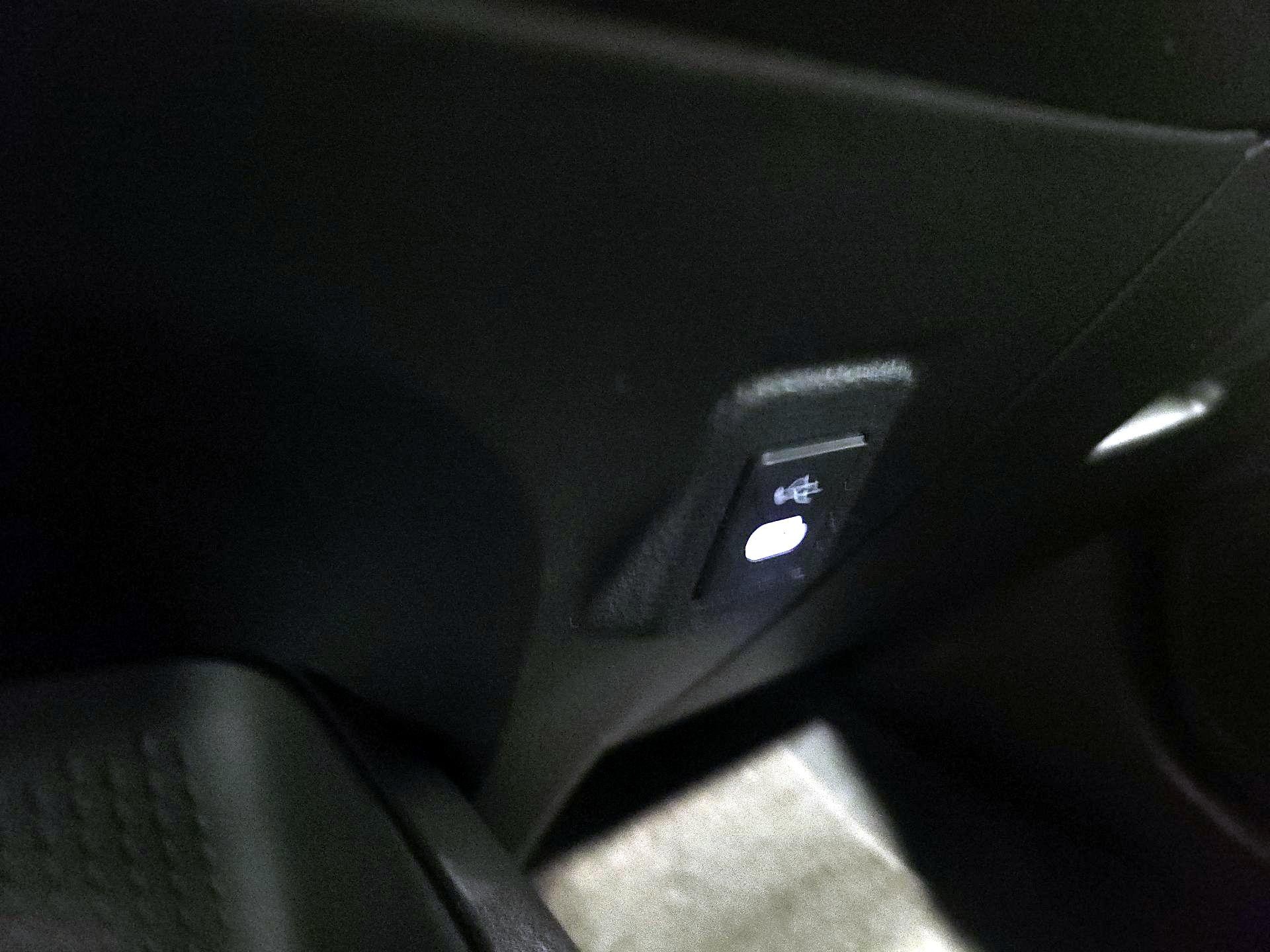 Thumbnail: 2025 Toyota Corolla - 18