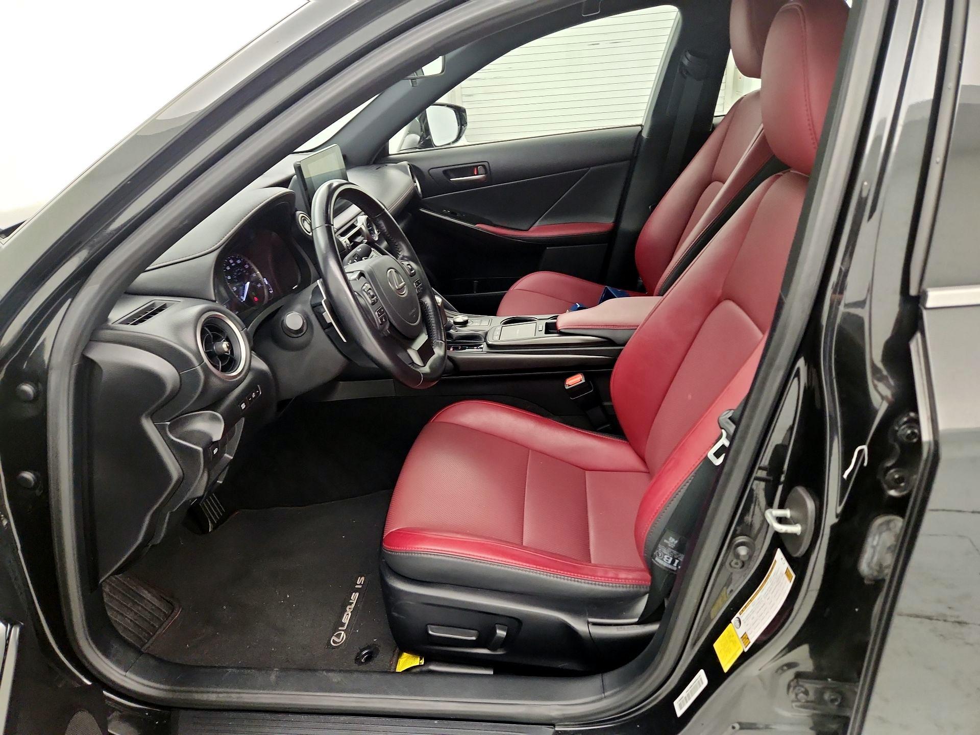 Thumbnail: 2022 Lexus IS - 11