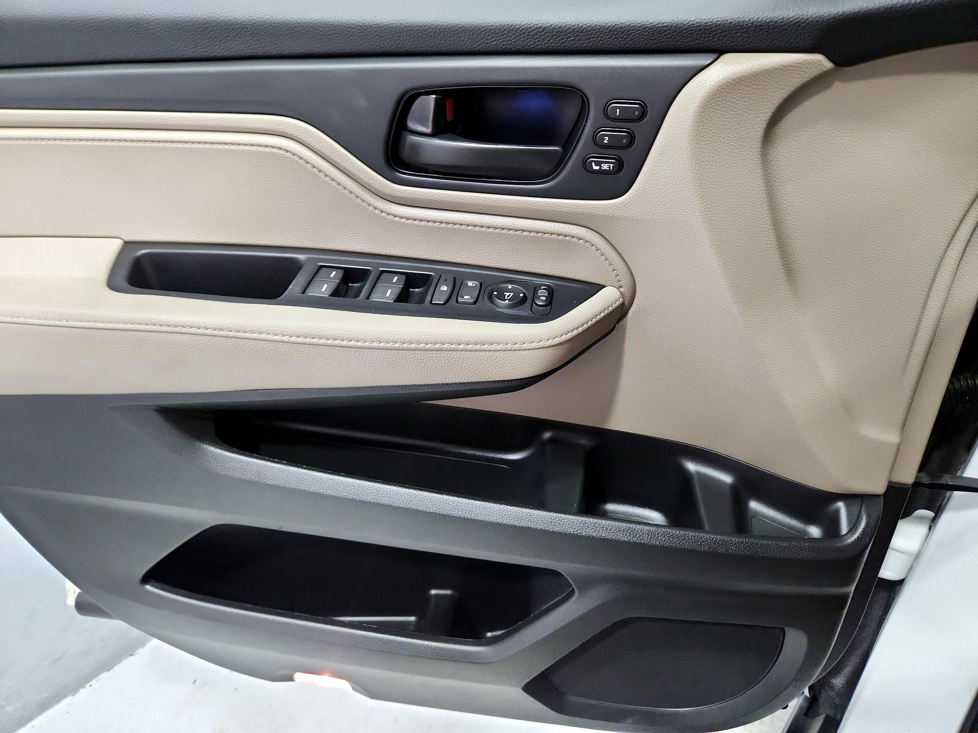 Thumbnail: 2023 Honda Odyssey - 12