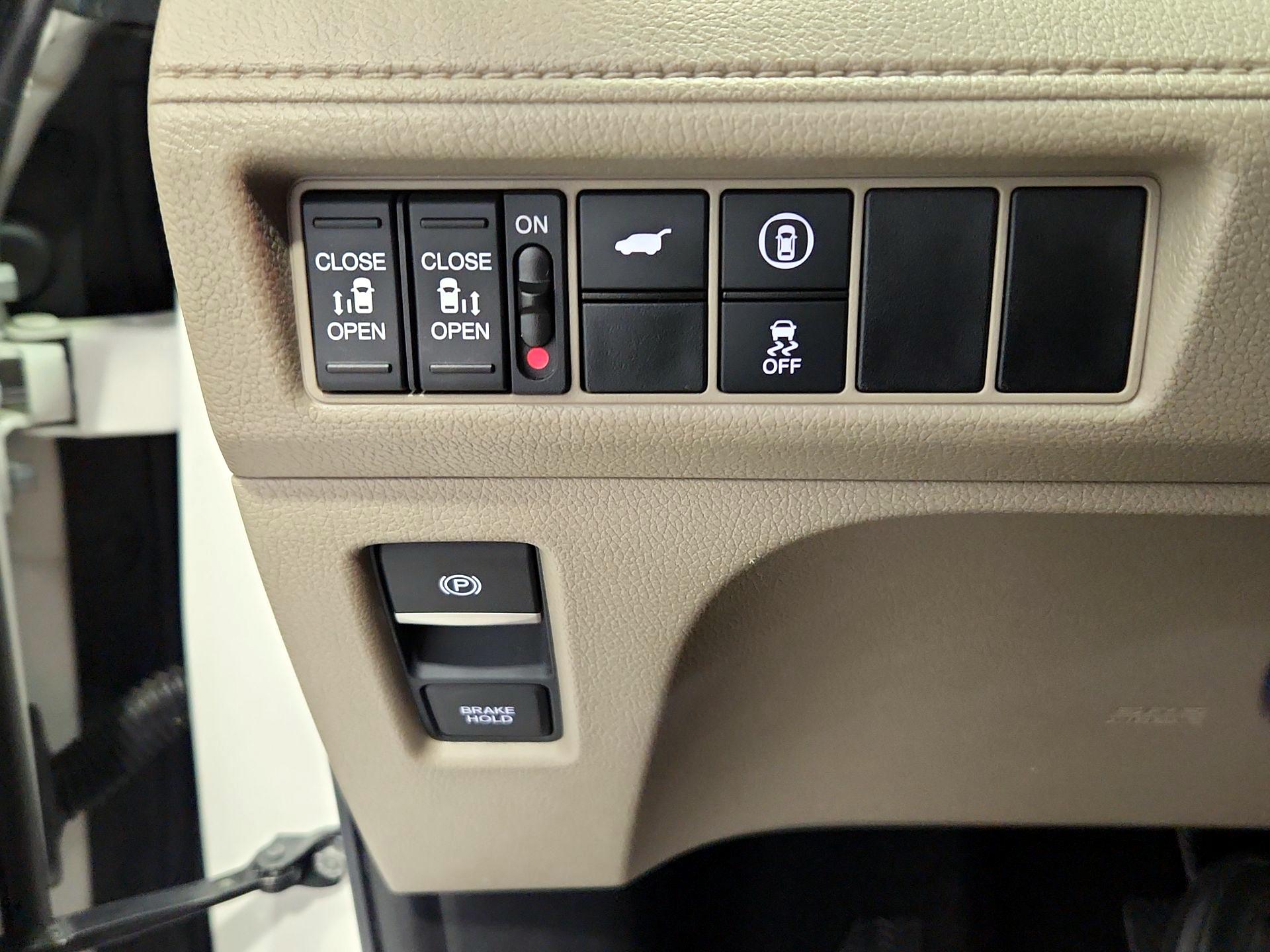 Thumbnail: 2023 Honda Odyssey - 13