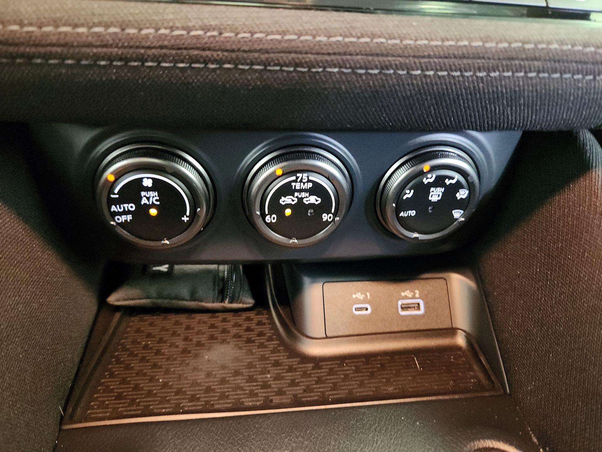 Thumbnail: 2024 Nissan Z - 16