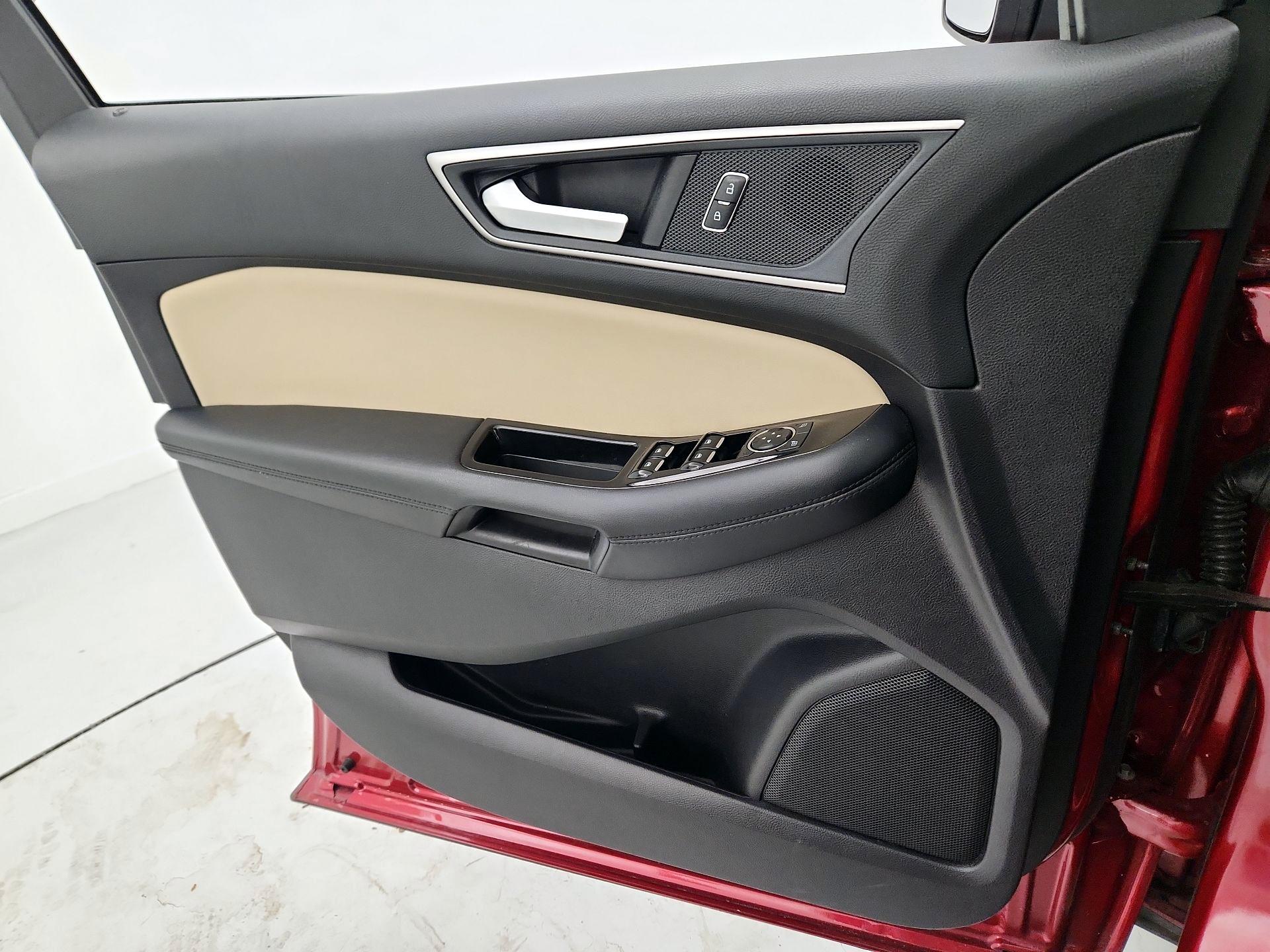 Thumbnail: 2020 Ford Edge - 12