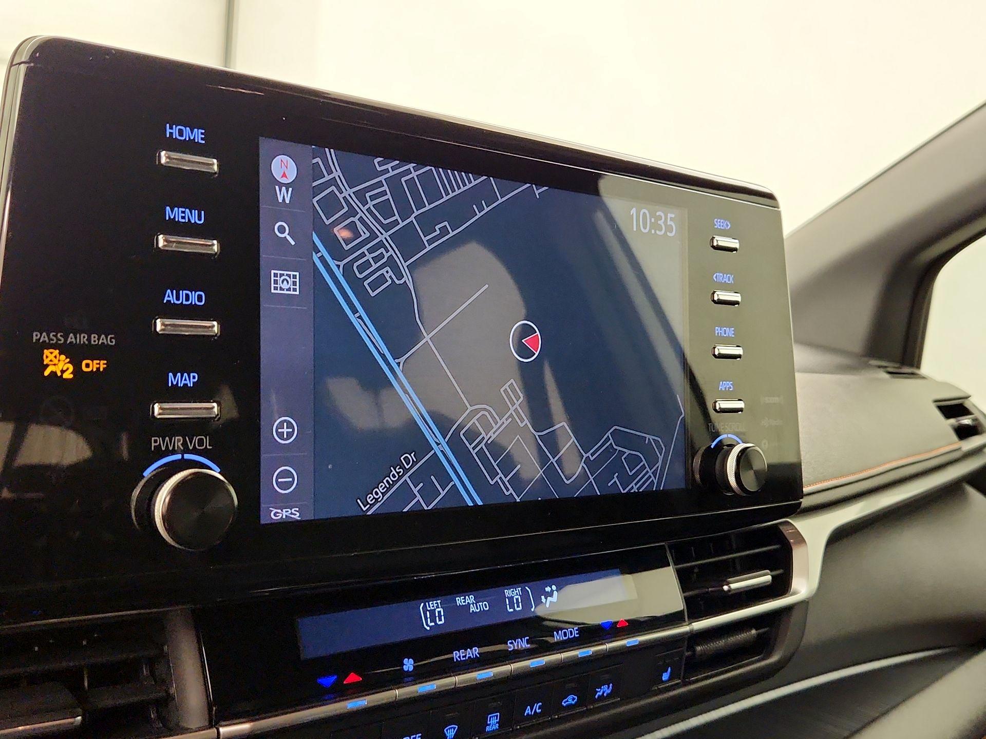 Thumbnail: 2022 Toyota Sienna - 12