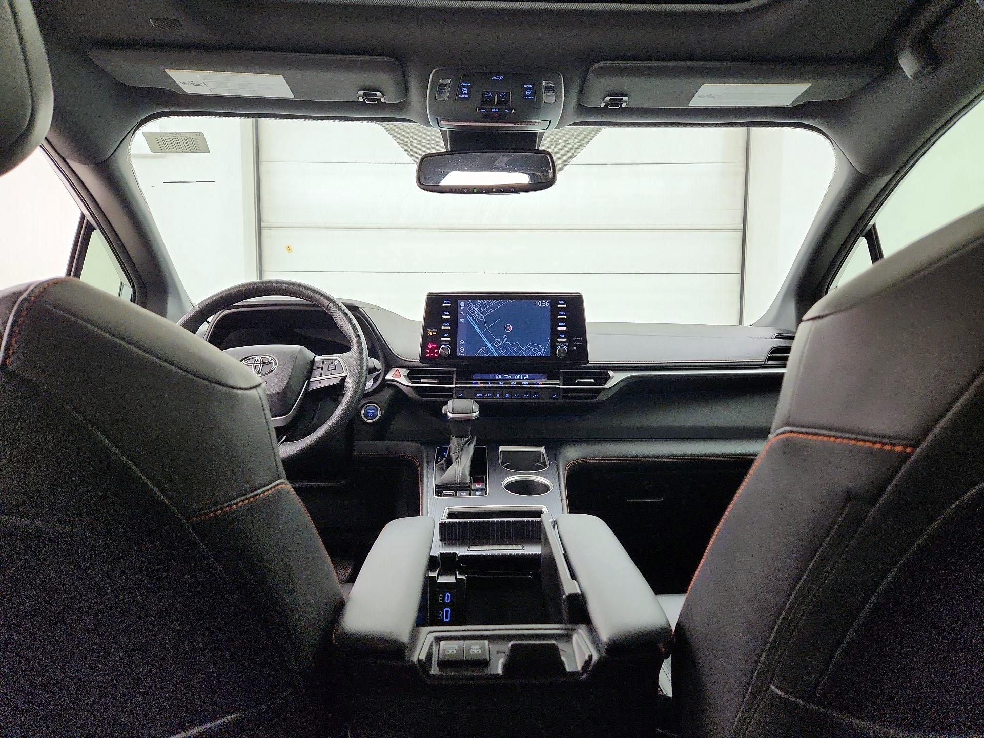 Thumbnail: 2022 Toyota Sienna - 8