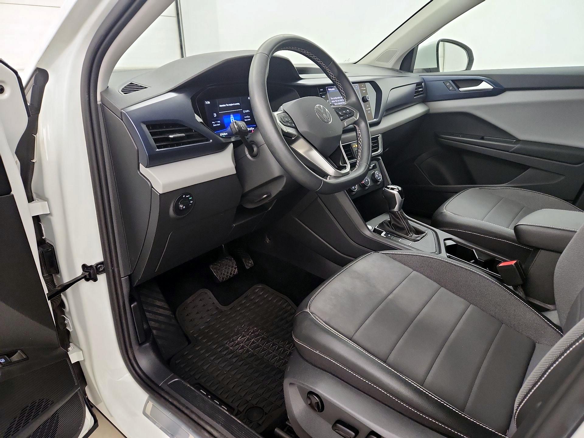 Thumbnail: 2022 Volkswagen Taos - 9