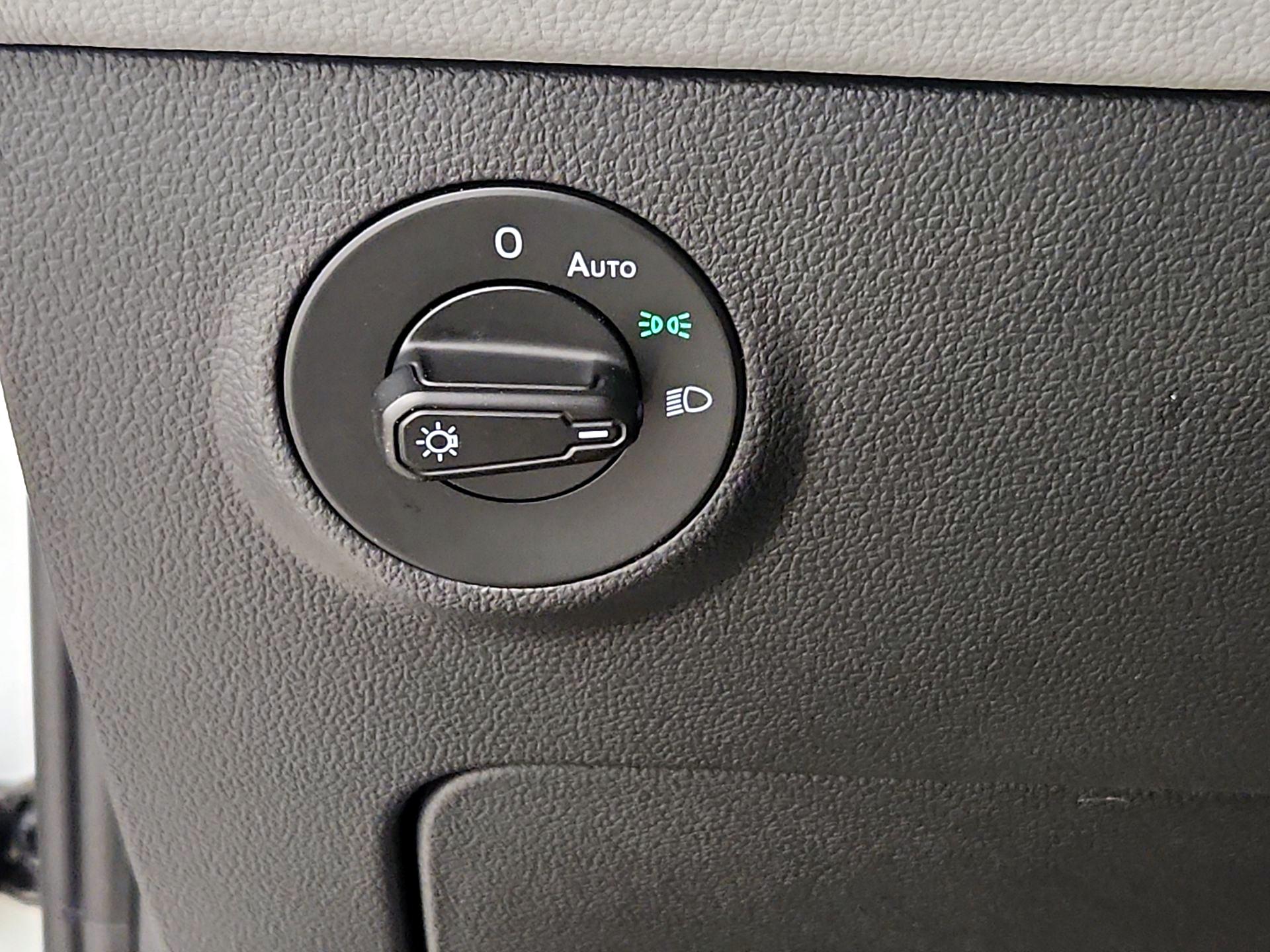 Thumbnail: 2022 Volkswagen Taos - 11