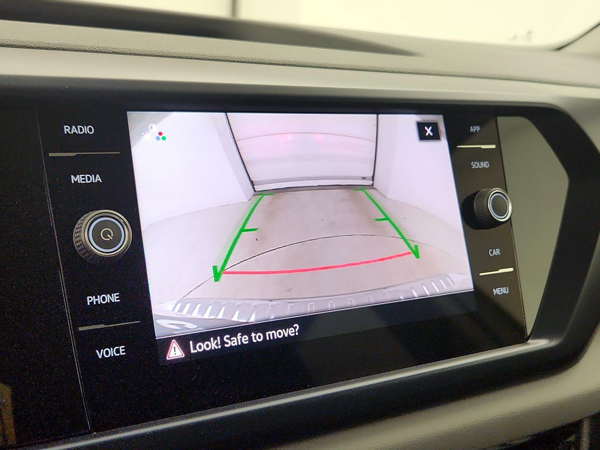 Thumbnail: 2022 Volkswagen Taos - 12