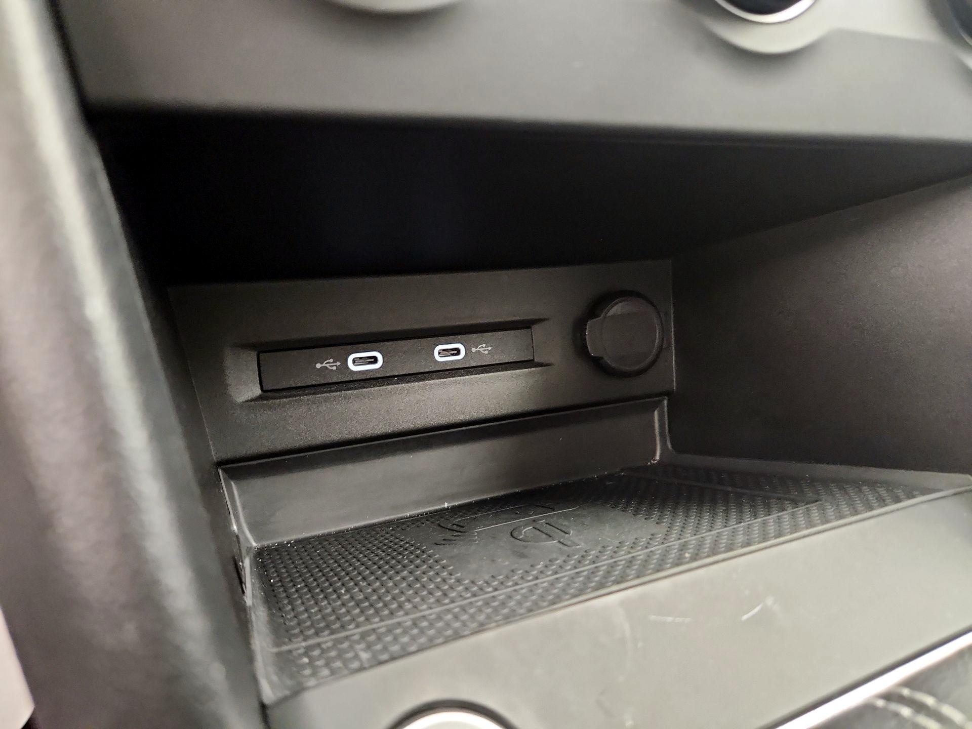 Thumbnail: 2022 Volkswagen Taos - 16